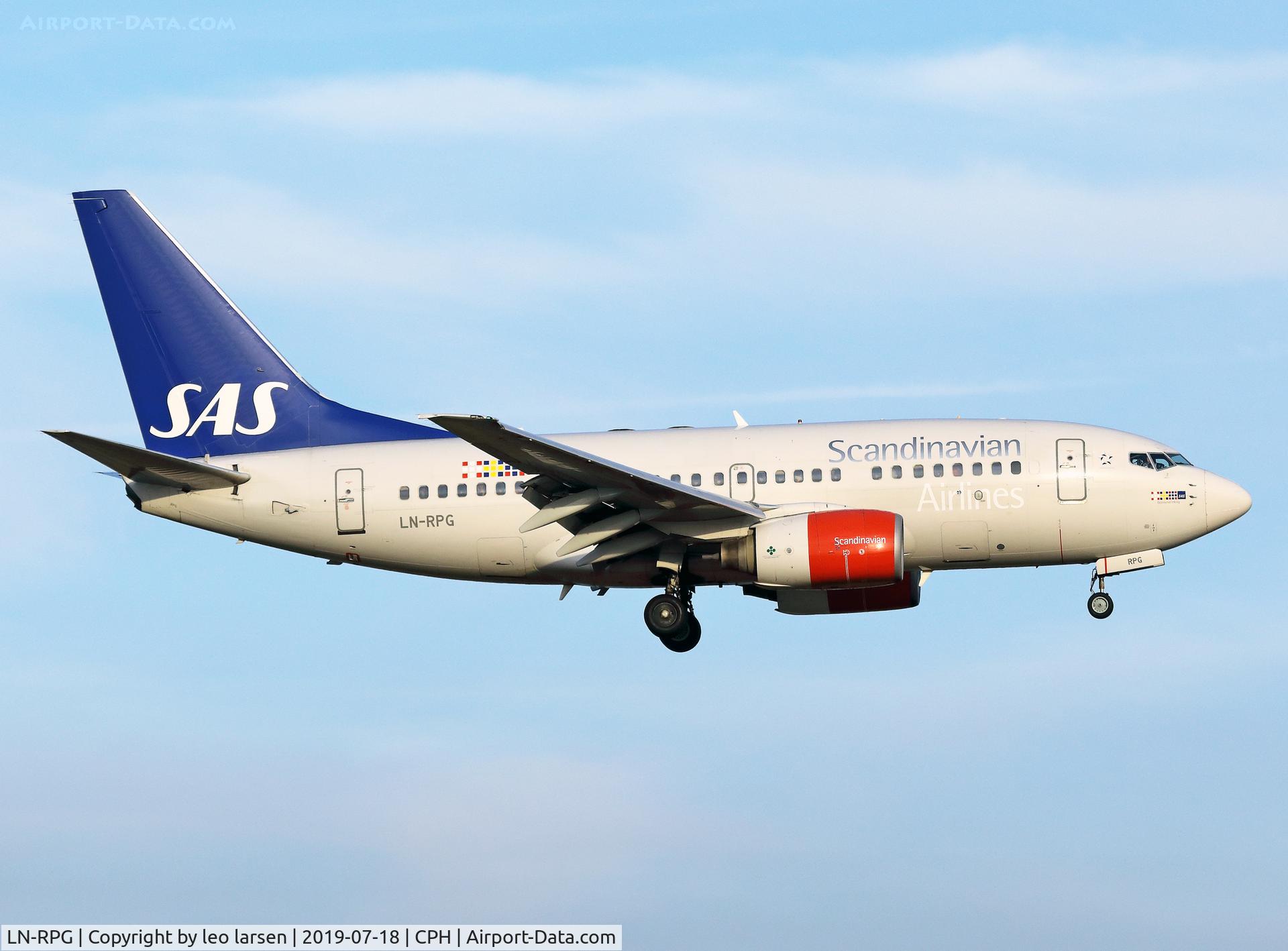 LN-RPG, 1999 Boeing 737-683 C/N 28310, Copenhagen 18.7.2019 on final to R-22L