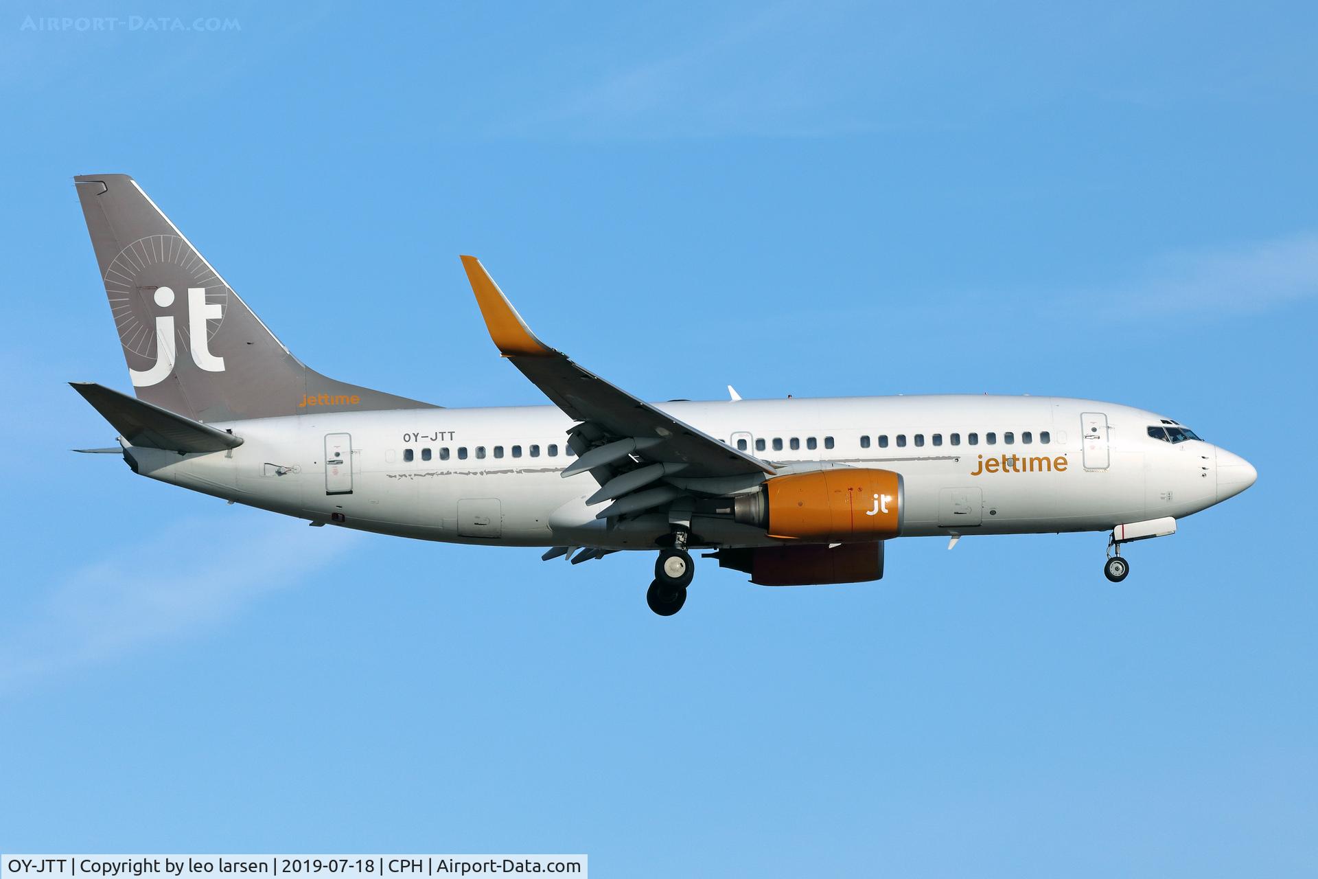 OY-JTT, 1999 Boeing 737-73S C/N 29079, Copenhagen 18.7.2019 on final to R-22L
