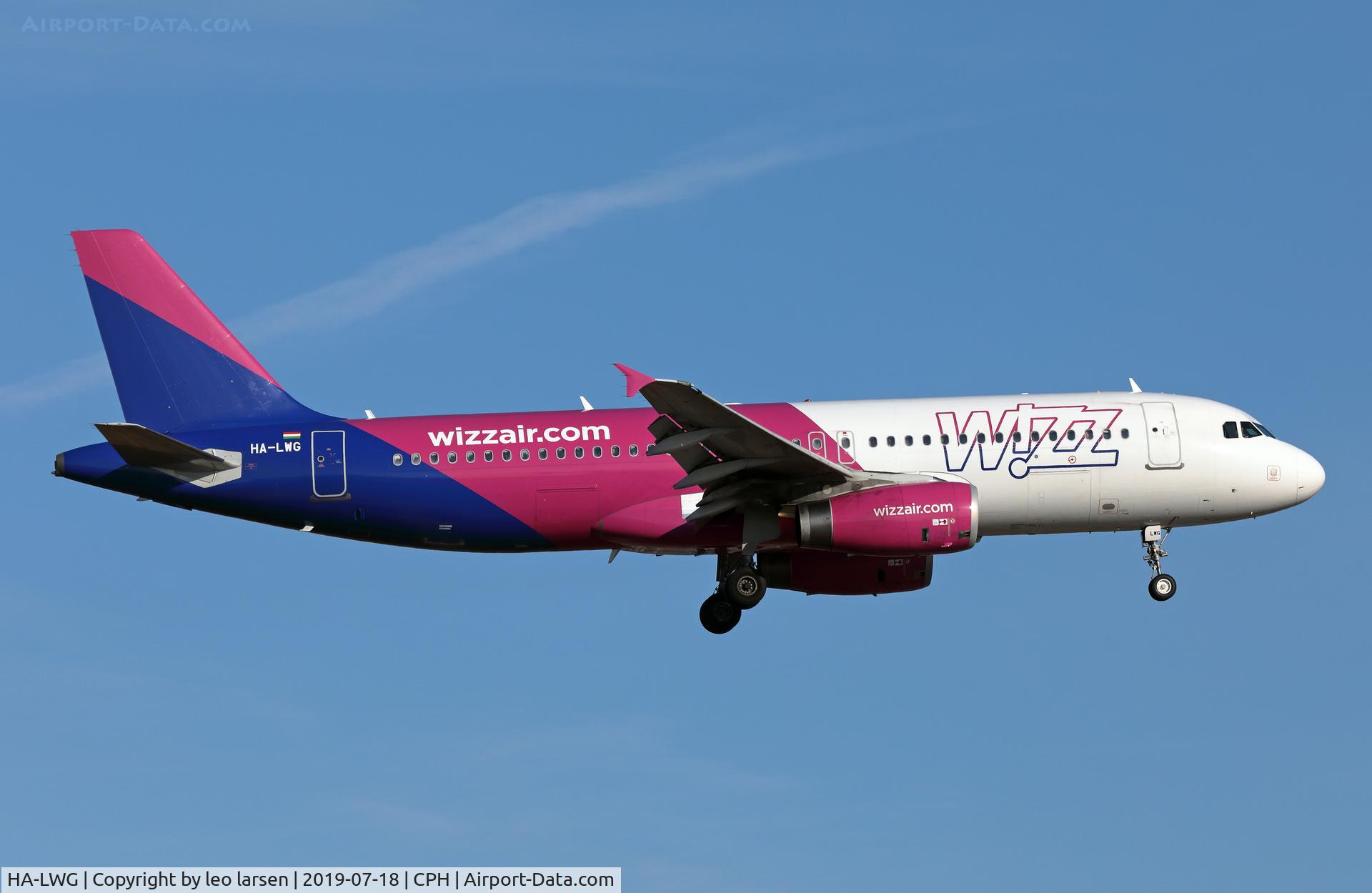 HA-LWG, 2010 Airbus A320-232 C/N 4308, Copenhagen 18.7.2019 on final to R-22L