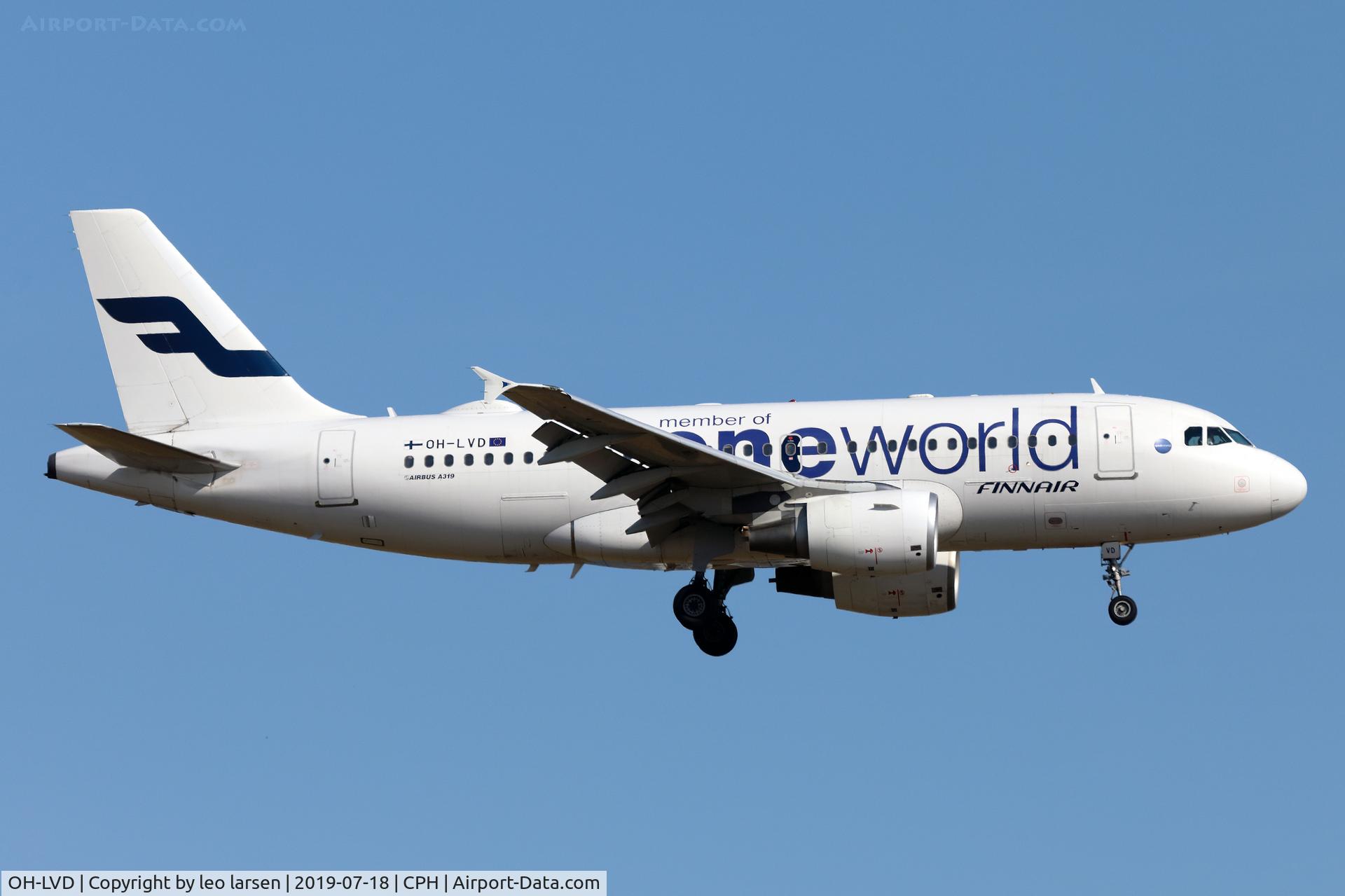 OH-LVD, 2000 Airbus A319-112 C/N 1352, Copenhagen 18.7.2019 on final to R-22L