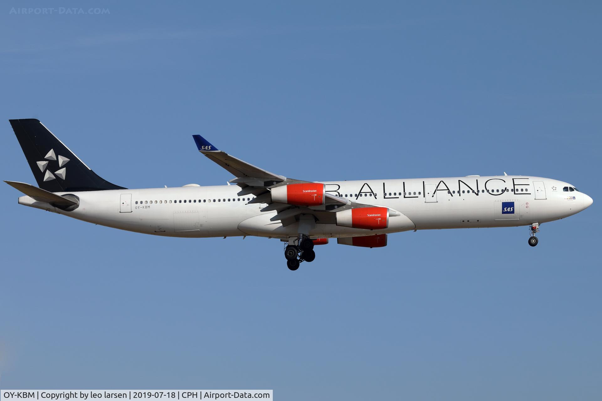 OY-KBM, 2002 Airbus A340-313X C/N 450, Copenhagen 18.7.2019 on final to R-22L