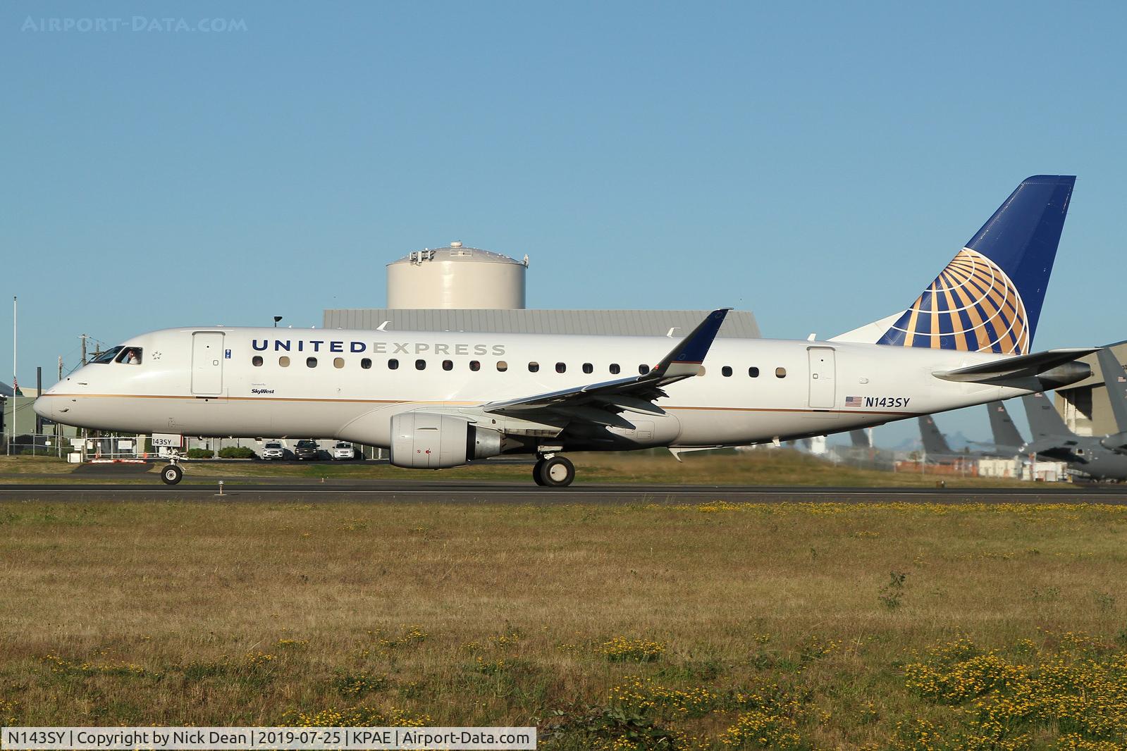 N143SY, 2015 Embraer 175LR (ERJ-170-200LR) C/N 17000476, PAE/KPAE