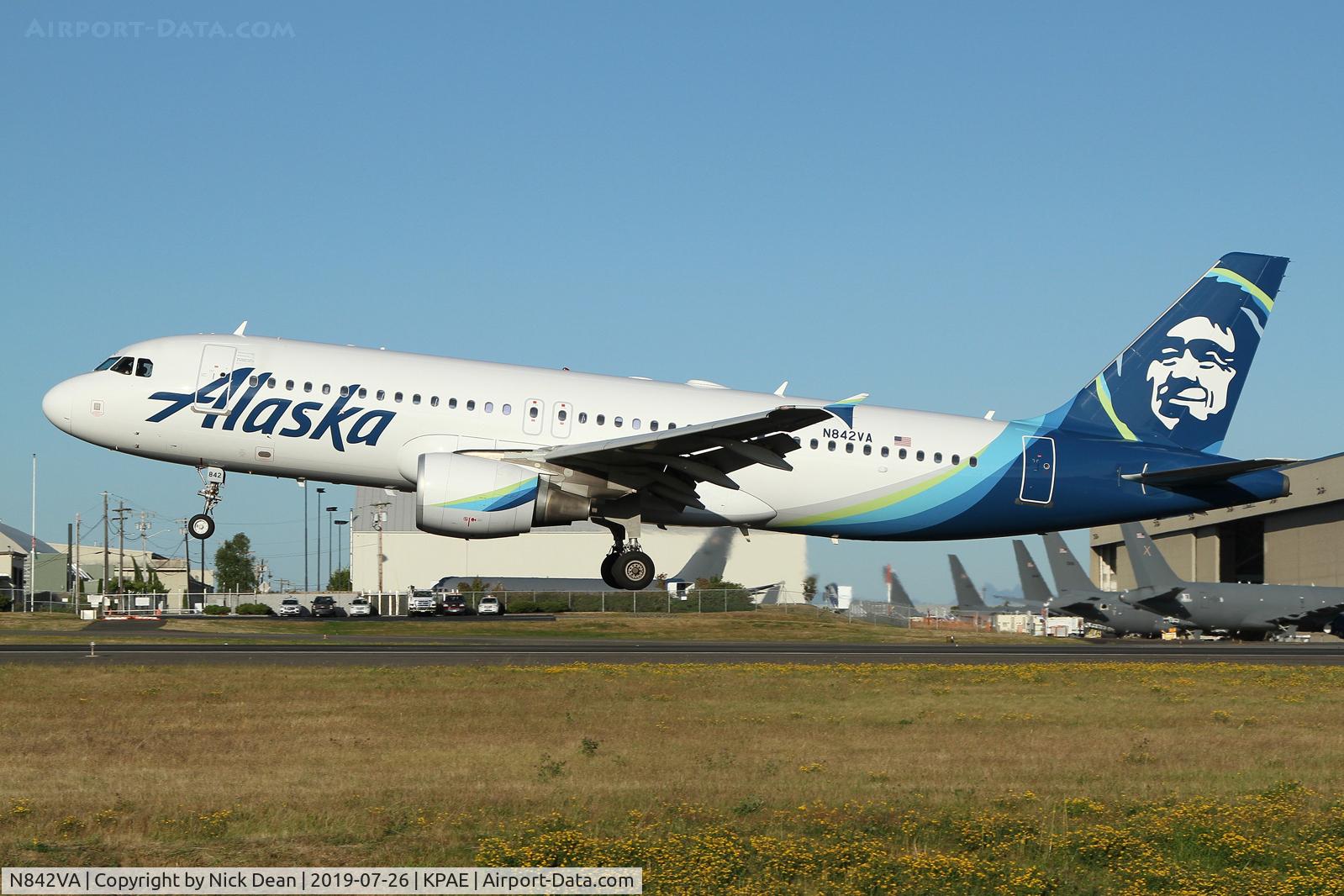 N842VA, 2011 Airbus A320-214 C/N 4805, PAE/KPAE
