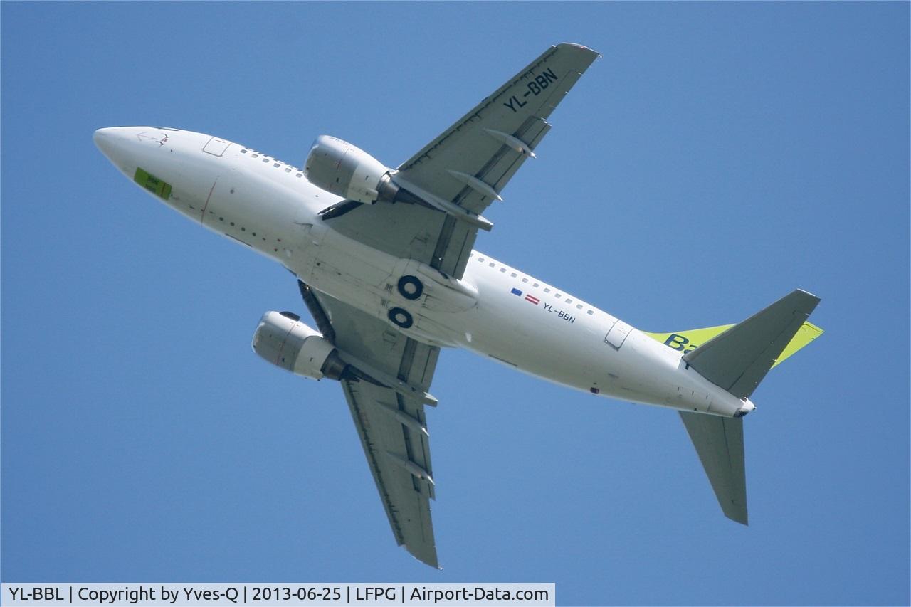 YL-BBL, 1998 Boeing 737-33V C/N 29334, Boeing 737-33L, Take off rwy 27L, Roissy Charles De Gaulle airport (LFPG-CDG)