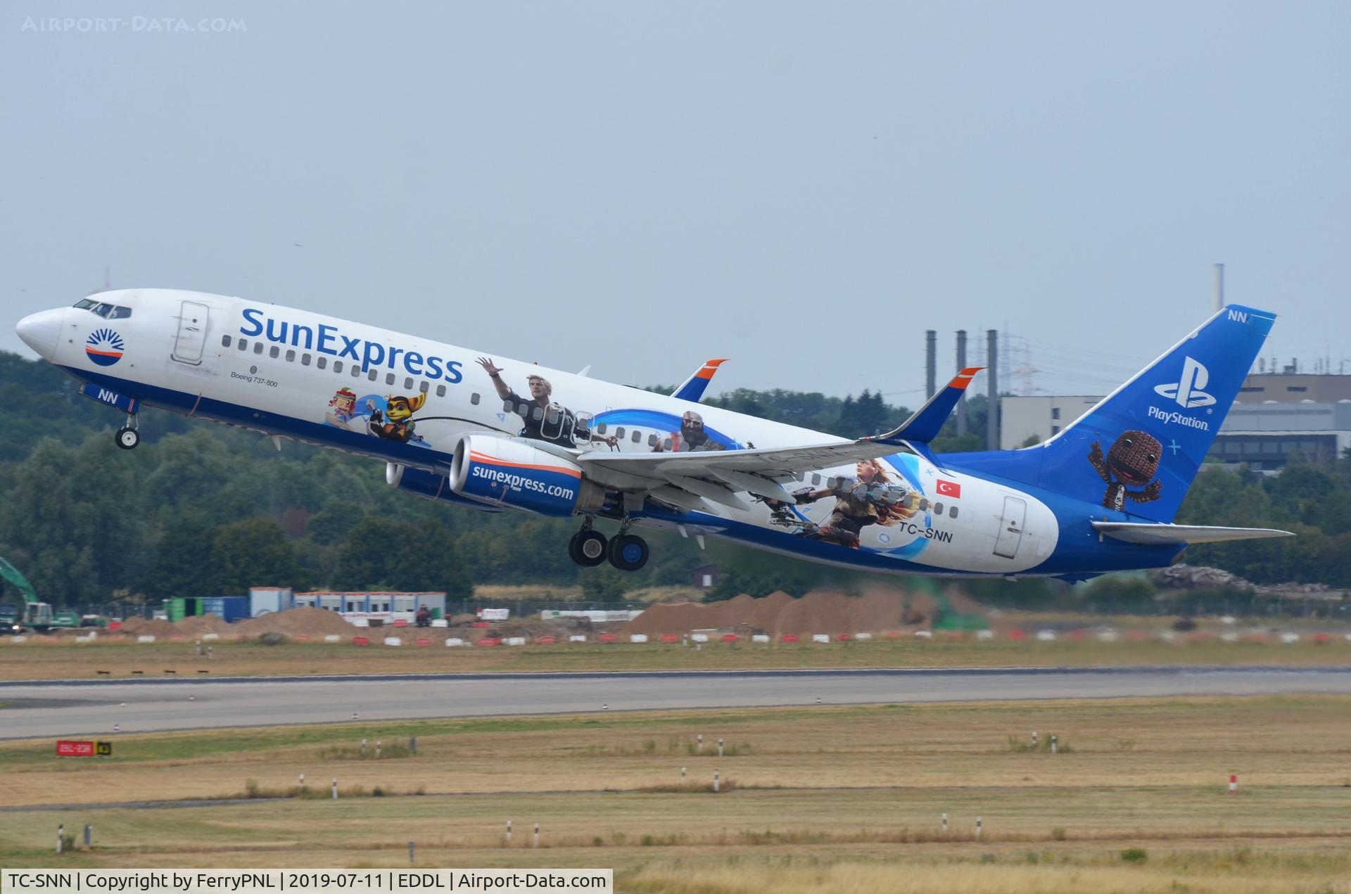 TC-SNN, 2010 Boeing 737-8HC C/N 40775, Take-off of SunExpress B738