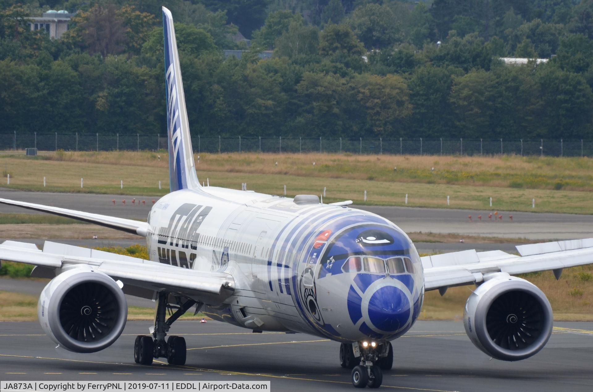 JA873A, 2015 Boeing 787-9 Dreamliner C/N 34530, Starwars ANA B789 taxying in