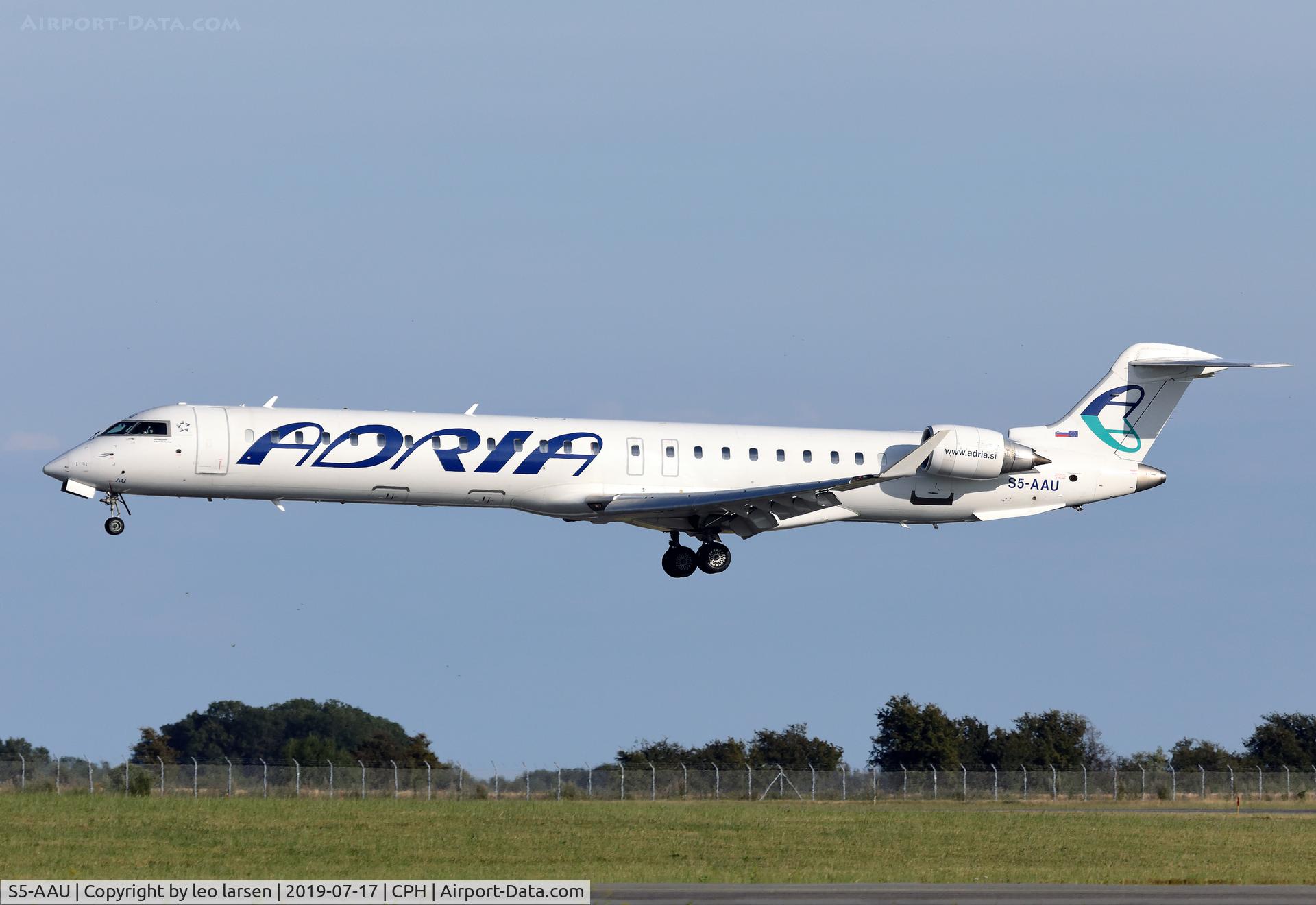 S5-AAU, 2012 Bombardier CRJ-900 (CL-600-2D24) C/N 15283, Copenhagen 17.7.2019 L/D R-04L