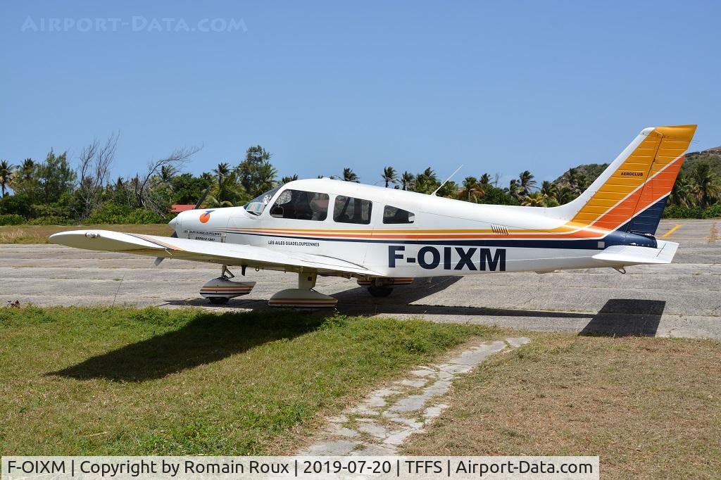 F-OIXM, 2001 Piper PA-28-161 C/N 2842141, Parked