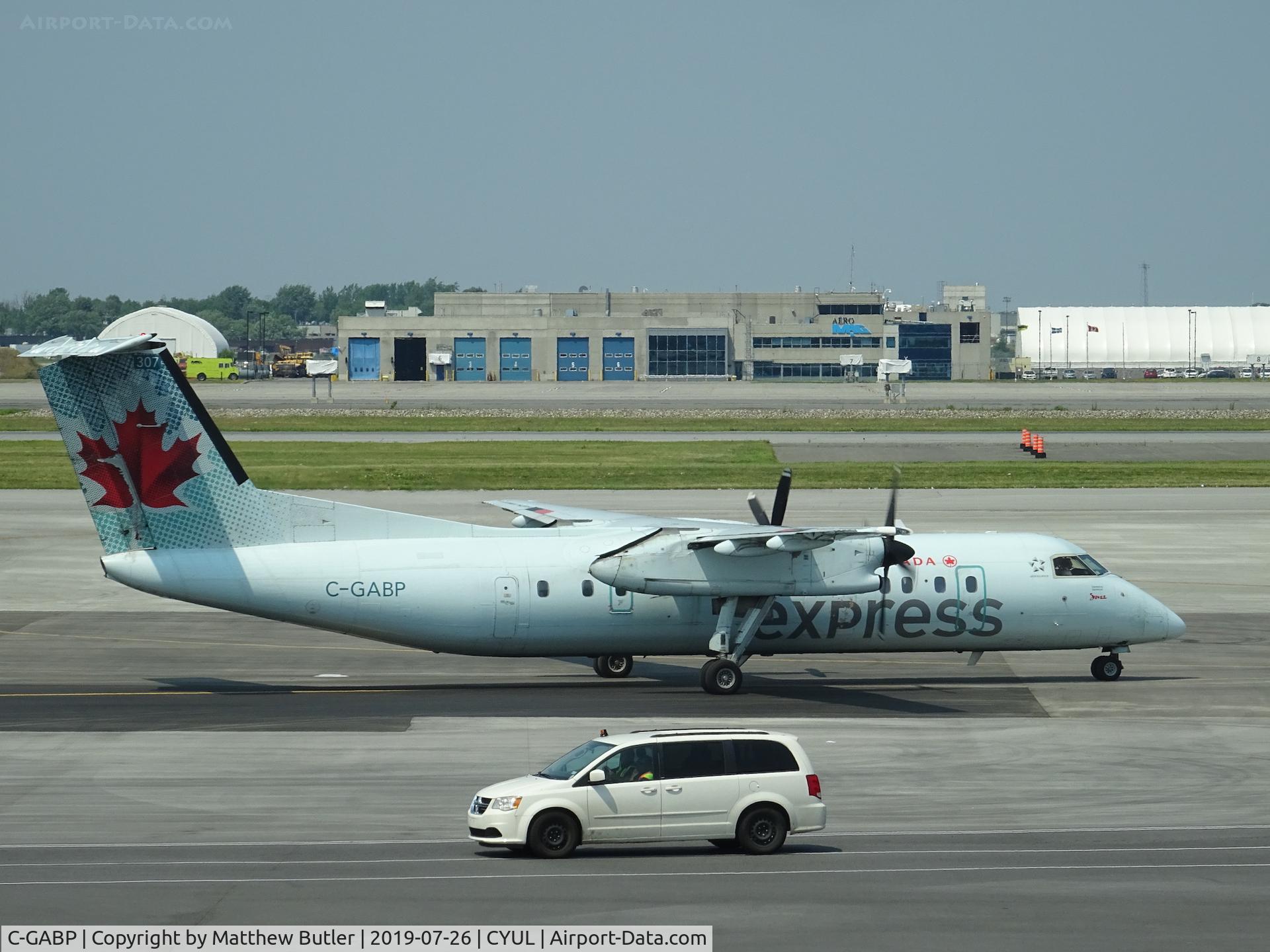 C-GABP, 1991 De Havilland Canada DHC-8-311 Dash 8 C/N 257, Taxiing at YUL