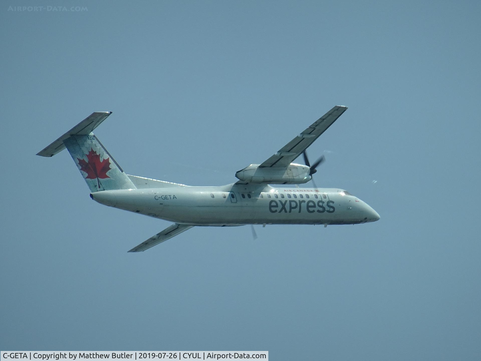 C-GETA, 1989 De Havilland Canada DHC-8-301 Dash 8 C/N 186, Taking off from YUL