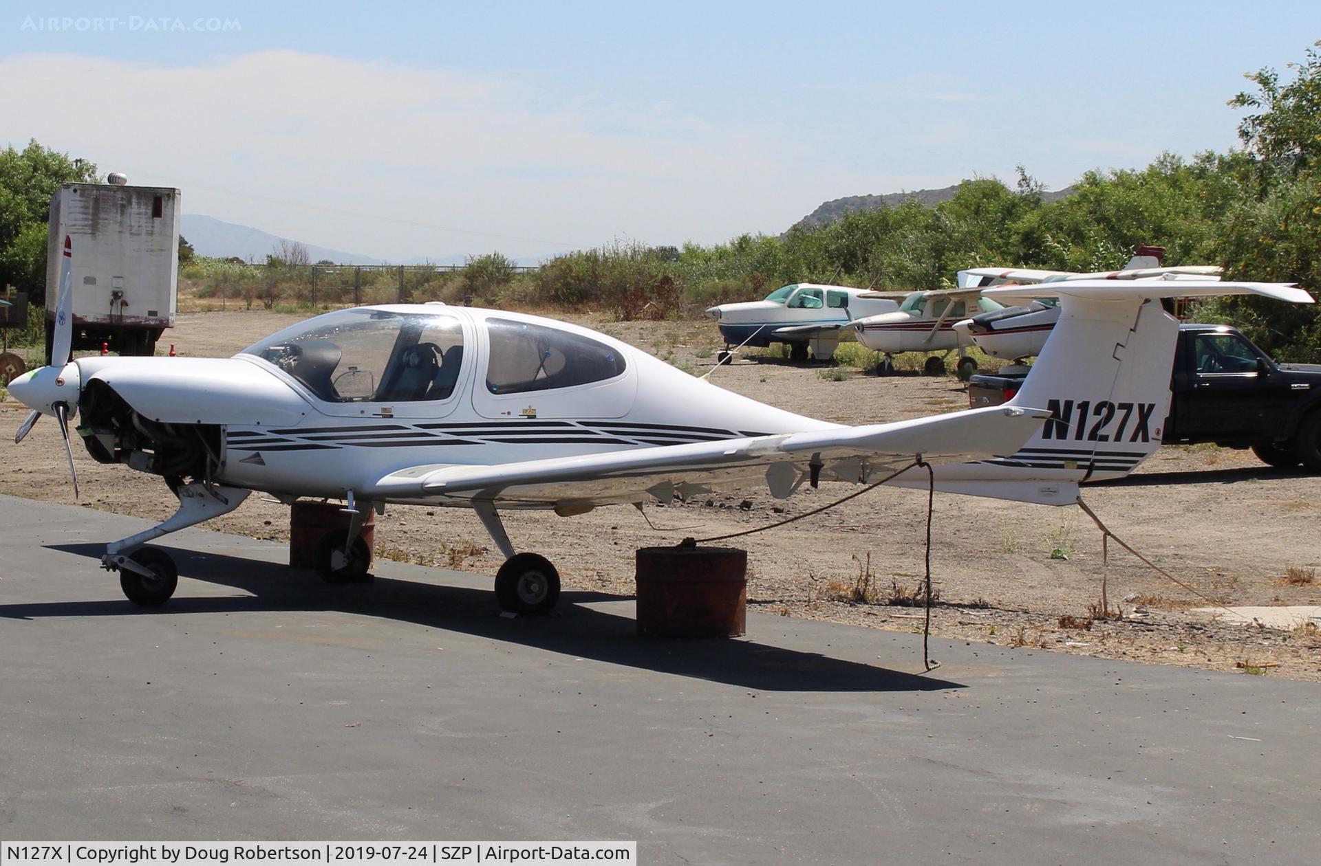 N127X, 2004 Diamond DA-40 Diamond Star C/N 40.438, 2004 Diamond DA-40-180 R class DIAMOND STAR, Lycoming IO-360-M1A 180 Hp, 4 place