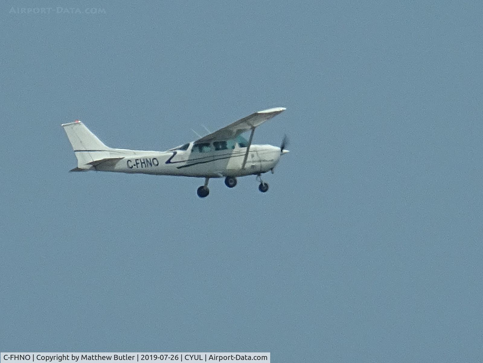 C-FHNO, 1972 Cessna 172L C/N 17260163, Taking off from CYUL