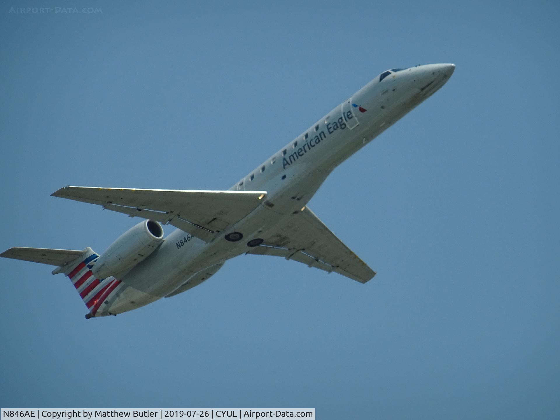 N846AE, 2003 Embraer ERJ-140LR (EMB-135KL) C/N 145692, Taking off from CYUL