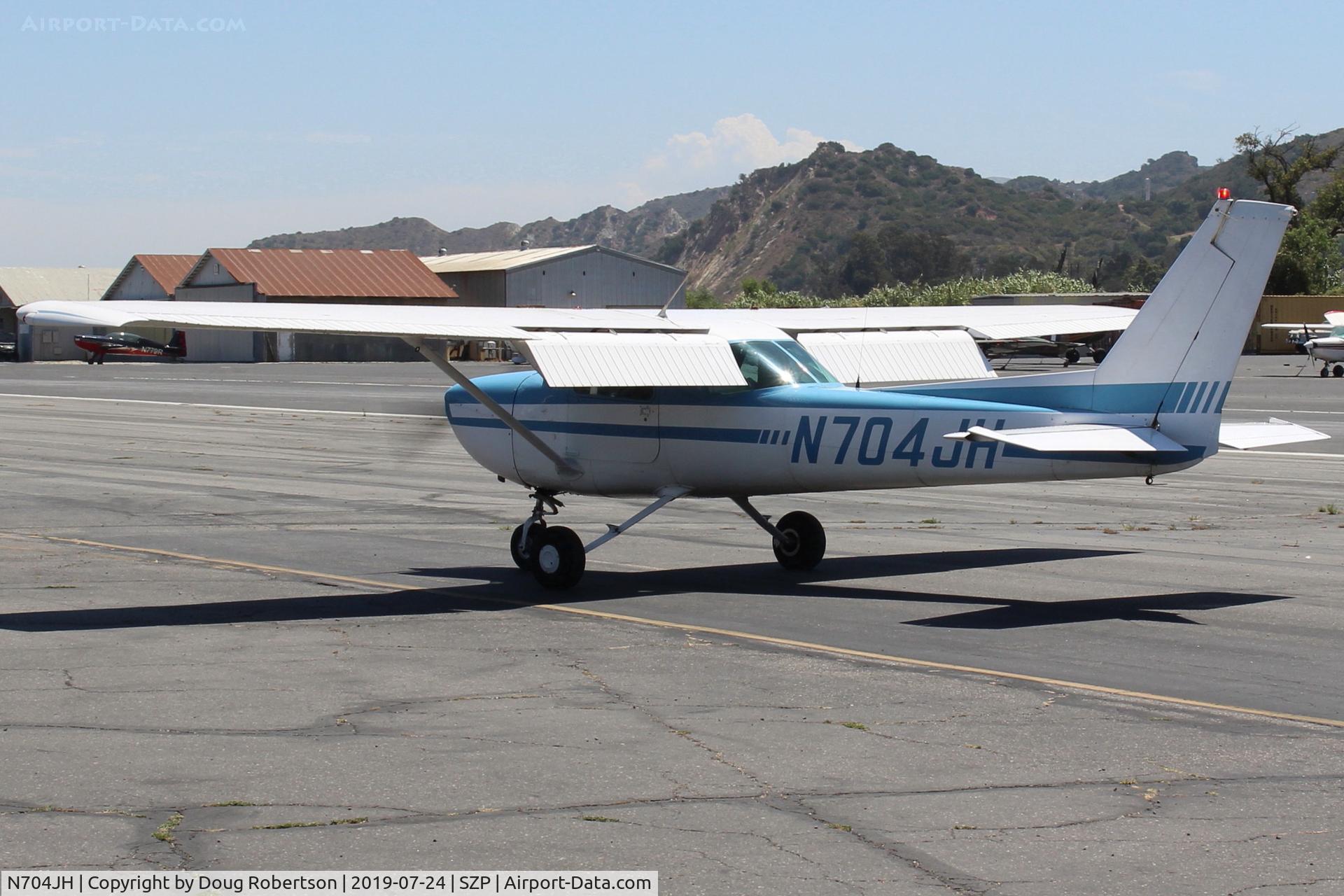 N704JH, 1976 Cessna 150M C/N 15078644, 1976 Cessna 150M, Continental O-200 100 Hp, taxi back