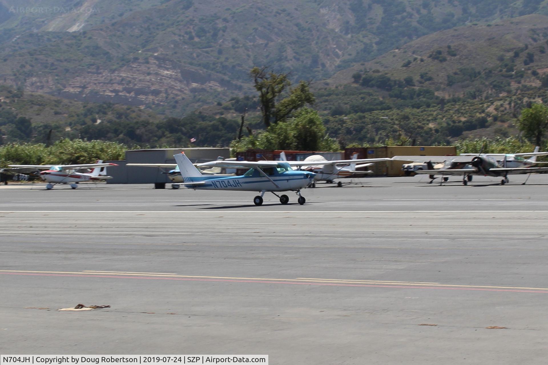 N704JH, 1976 Cessna 150M C/N 15078644, 1976 Cessna 150M, Continental O-200 100 Hp, takeoff roll Rwy 22