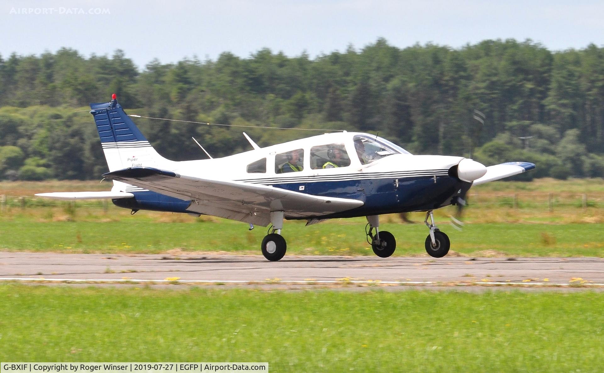 G-BXIF, 1976 Piper PA-28-181 Cherokee Archer II C/N 28-7690404, Visiting Archer II arriving Runway 04.