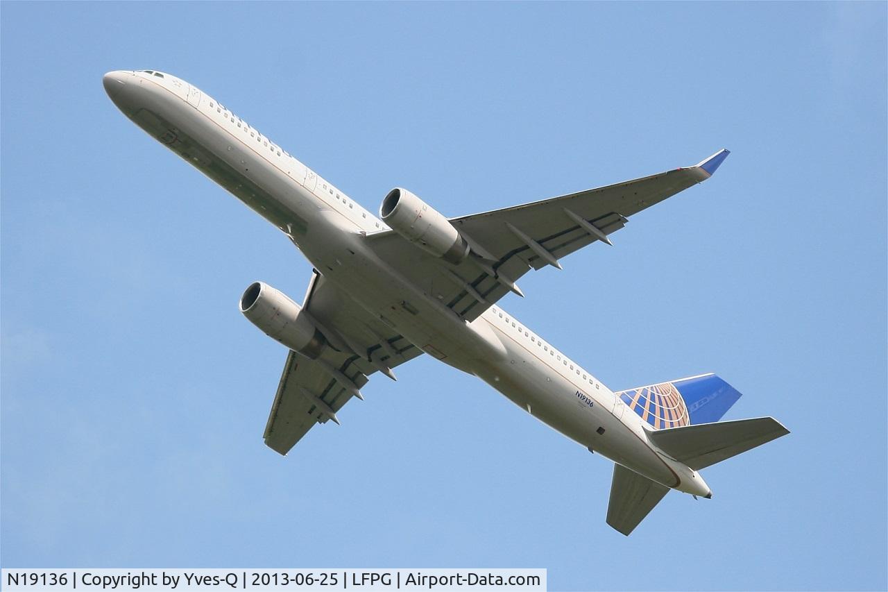 N19136, 1999 Boeing 757-224 C/N 29285, Boeing 757-224, Take off Rwy 27L, Roissy Charles De Gaulle Airport (LFPG-CDG)
