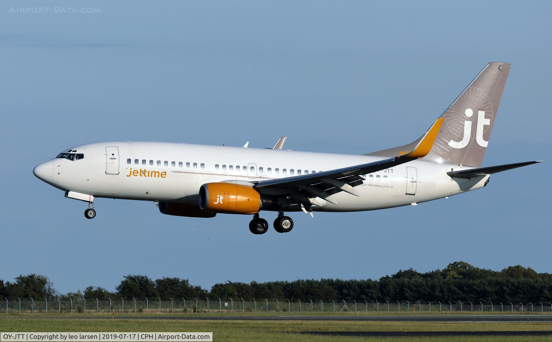 OY-JTT, 1999 Boeing 737-73S C/N 29079, Copenhagen 17.7.2019 L/D R-04L