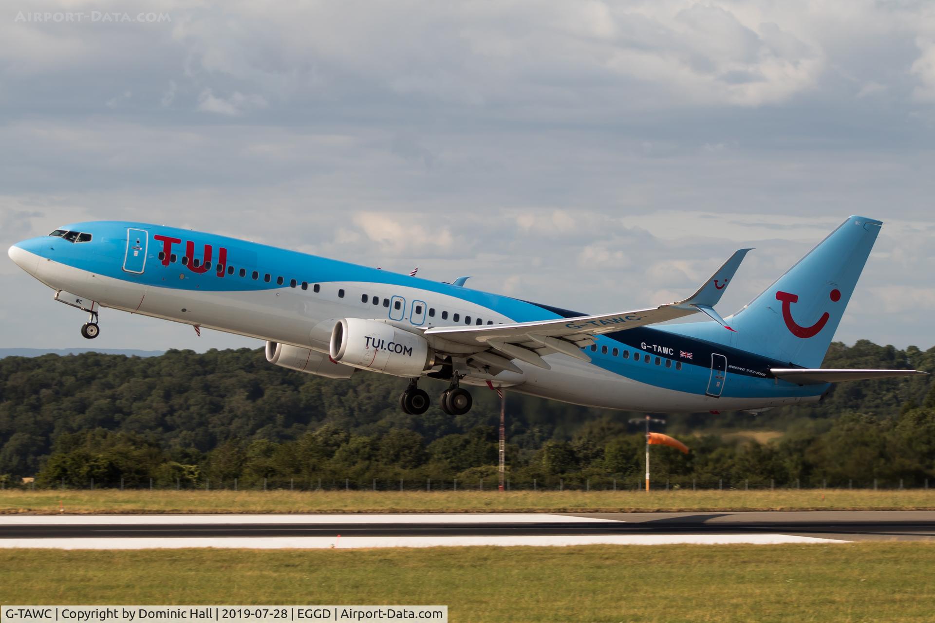 G-TAWC, 2012 Boeing 737-8K5 C/N 39922, Departing RWY 27