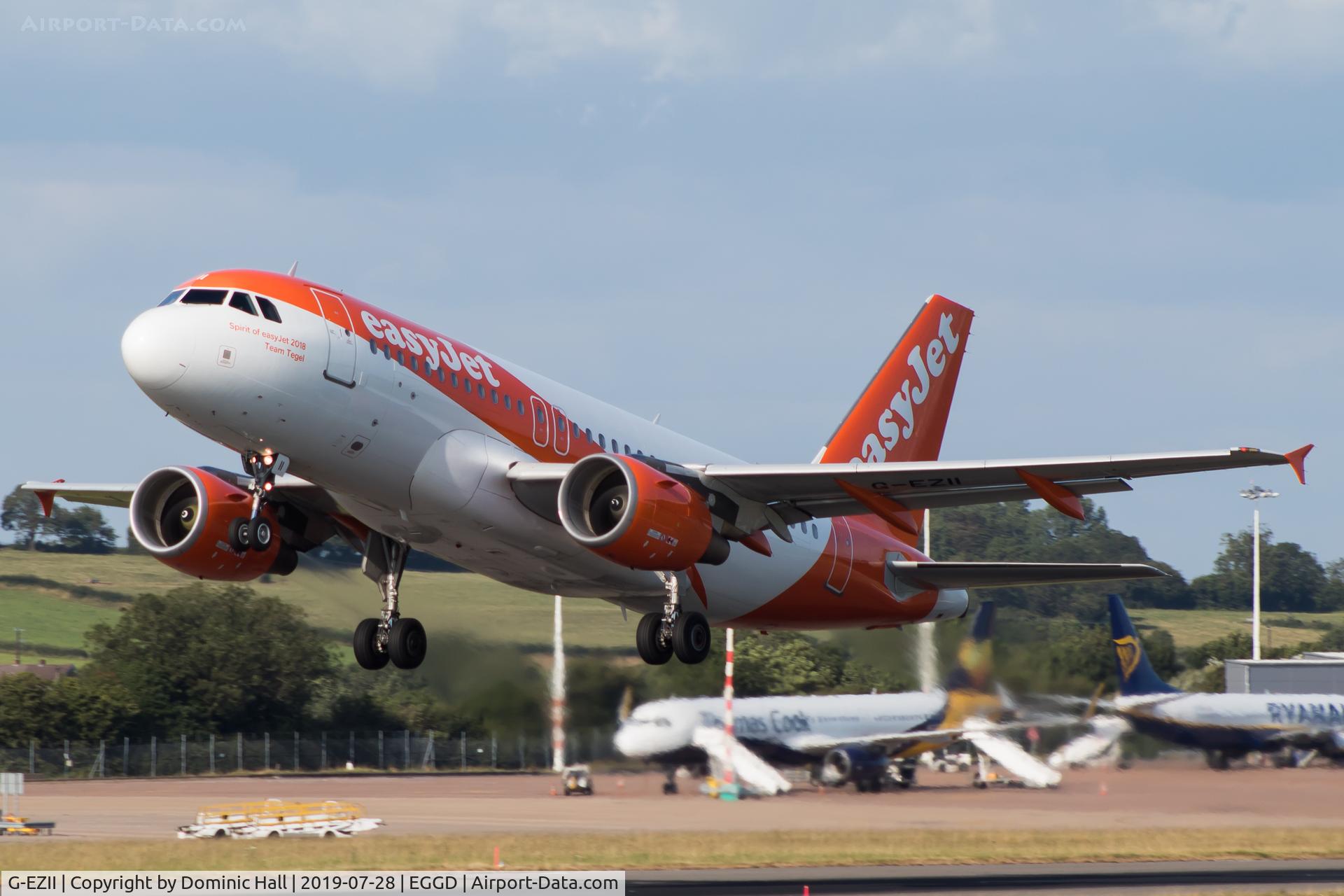 G-EZII, 2005 Airbus A319-111 C/N 2471, Departing RWY 27