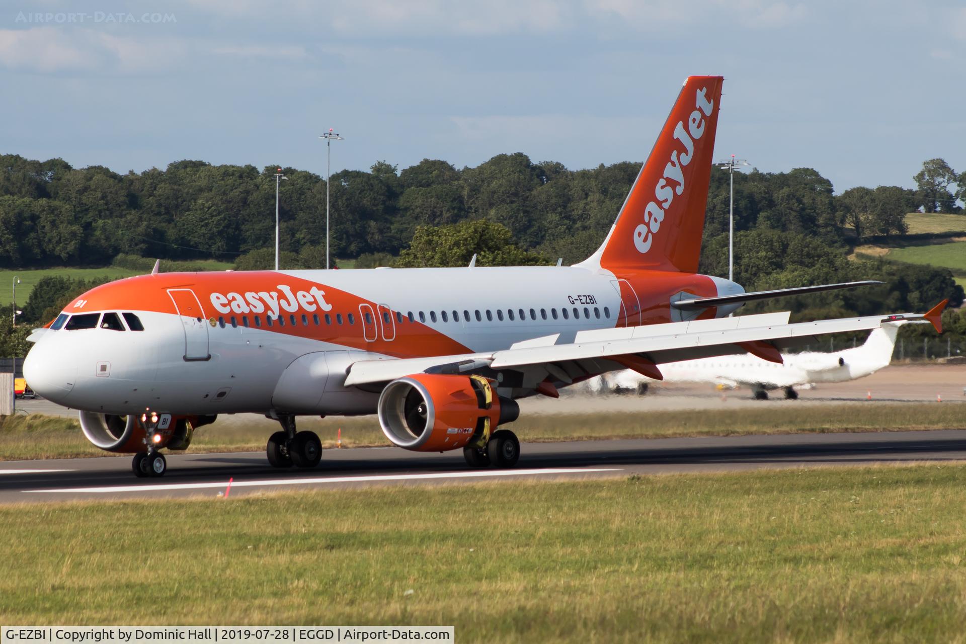 G-EZBI, 2006 Airbus A319-111 C/N 3003, Landing RWY 27