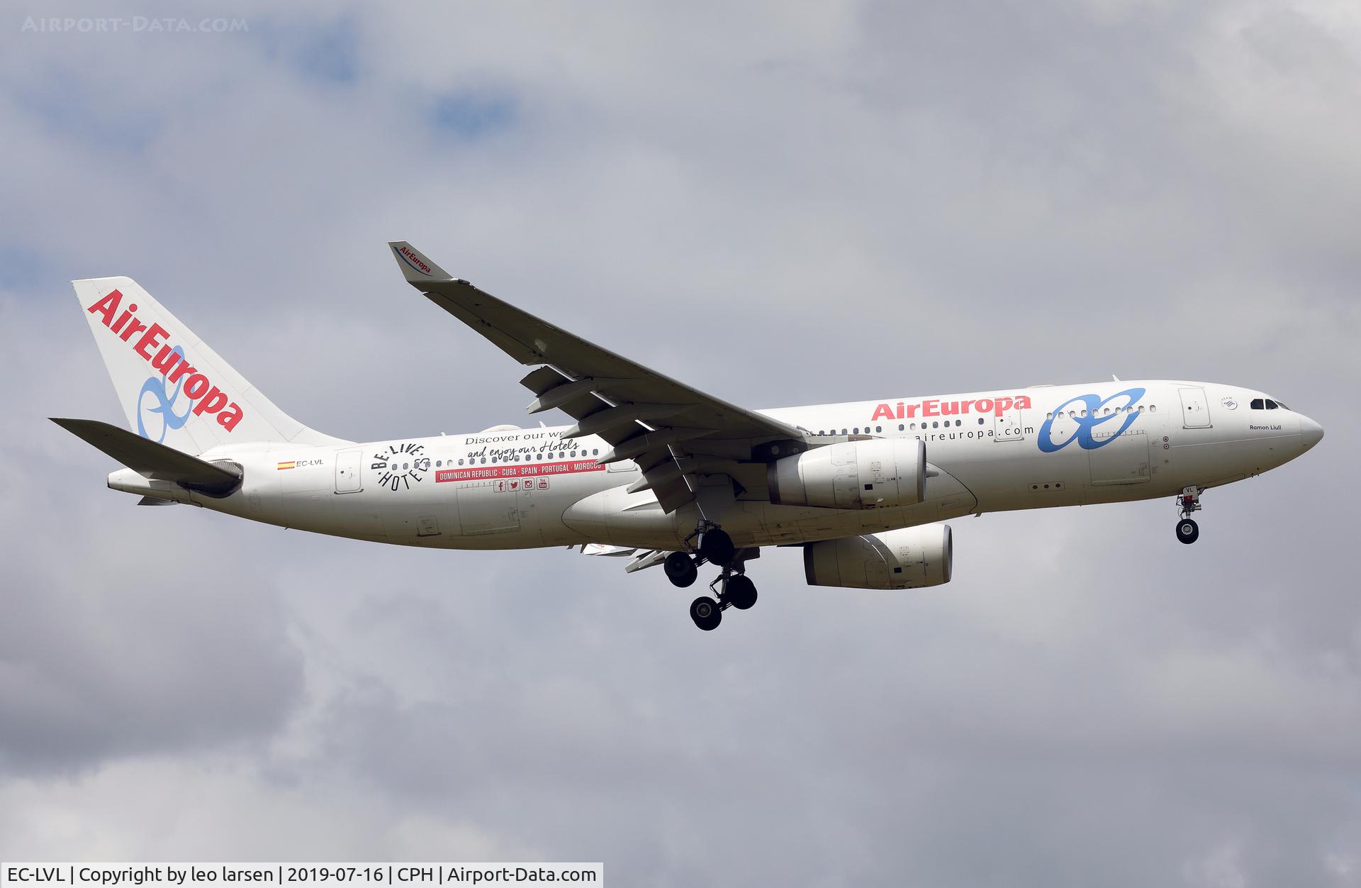 EC-LVL, 2002 Airbus A330-243 C/N 461, Copenhagen 16.7.2019 on final to R-04L
