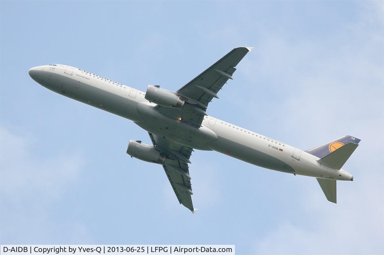 D-AIDB, 2010 Airbus A321-231 C/N 4545, Airbus A321-231, Take off rwy 27L, Roissy Charles De Gaulle airport (LFPG-CDG)