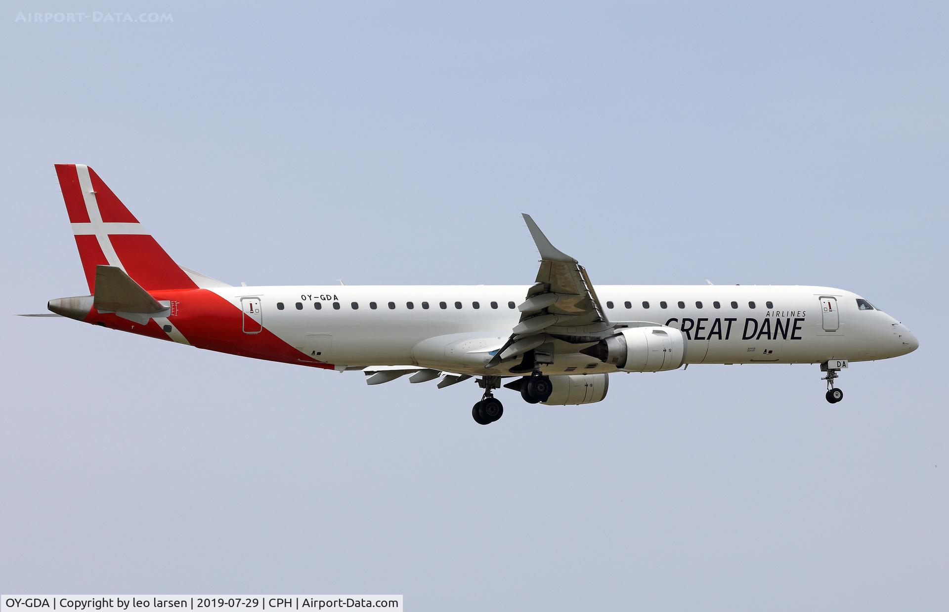 OY-GDA, 2008 Embraer 195LR (ERJ-190-200LR) C/N 19000213, Copenhagen 29.7.2019 on final to R-04L