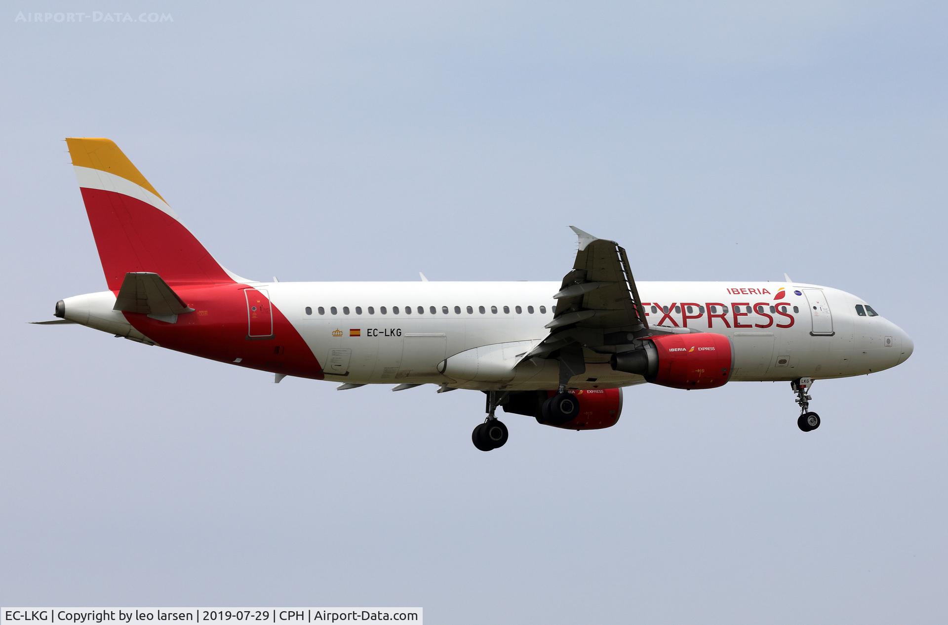 EC-LKG, 1999 Airbus A320-214 C/N 1047, Copenhagen 29.7.2019 on final to R-04L