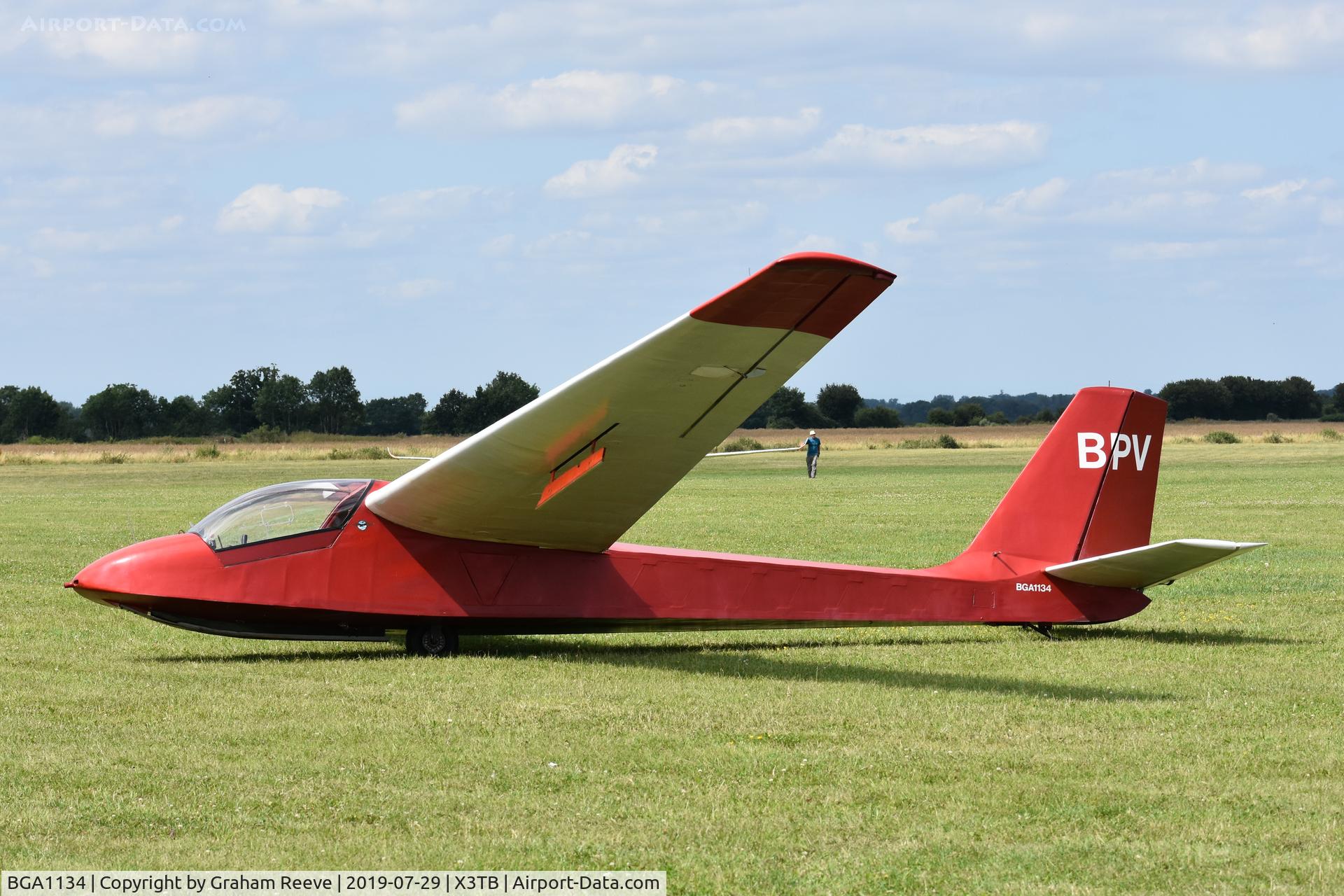 BGA1134, Slingsby T-49B Capstan C/N 1404, Parked at Tibenham.