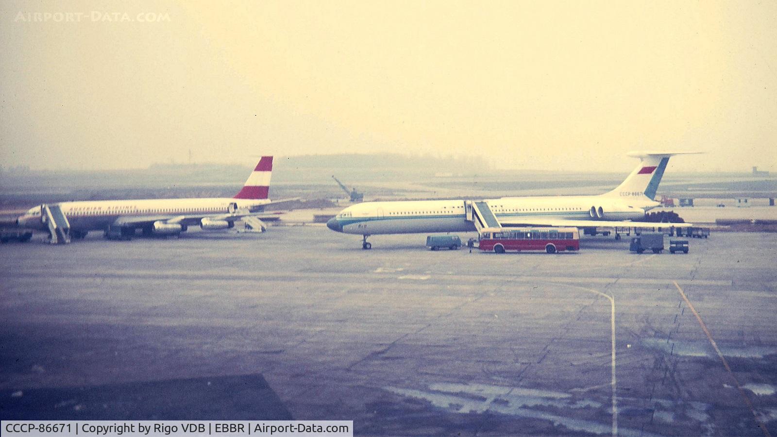 CCCP-86671, 1967 Ilyushin IL-62 C/N 70301, EBBR around 1970.  Aircraft crashed on 13 september 1972 near Moscow.