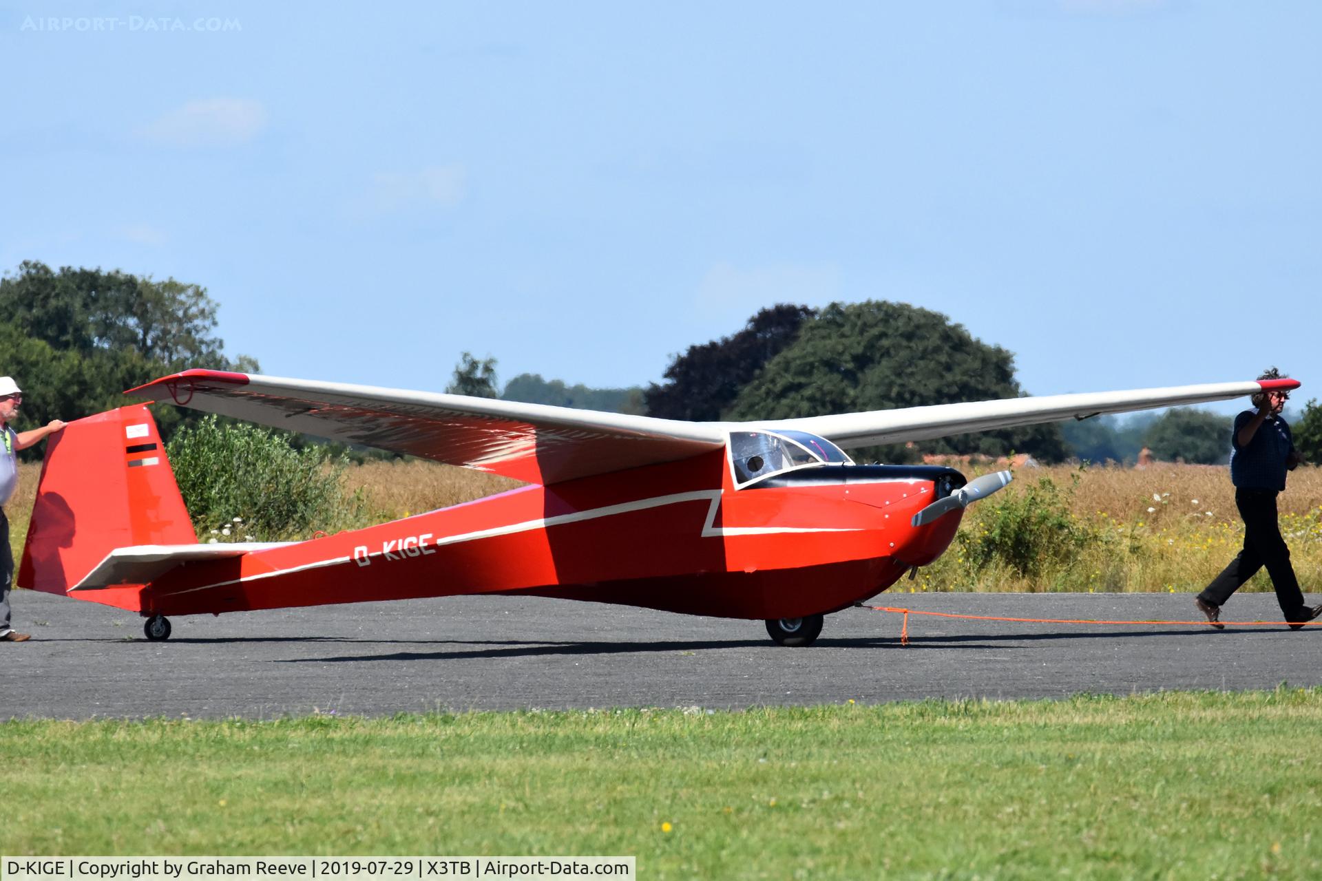 D-KIGE, Scheibe SF-25A Motor Falke C/N 4548, Under tow at Tibenham.