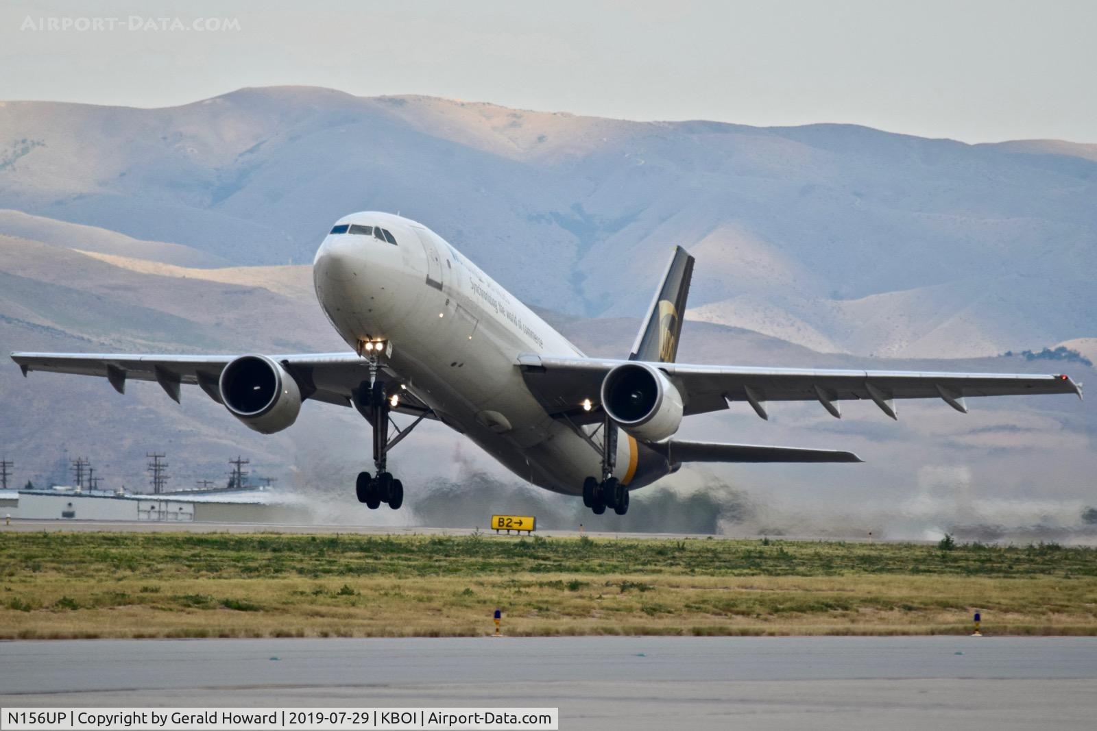 N156UP, 2004 Airbus A300F4-622R C/N 0845, Take off from RWY 28L.