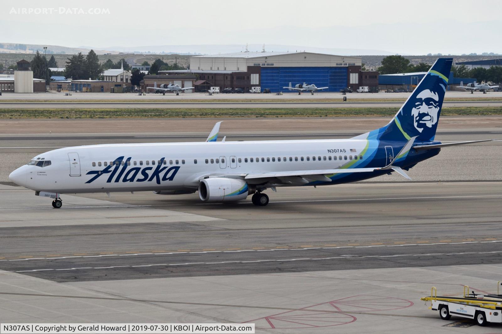 N307AS, 2001 Boeing 737-990 C/N 30015, Taxiing on Alpha.
