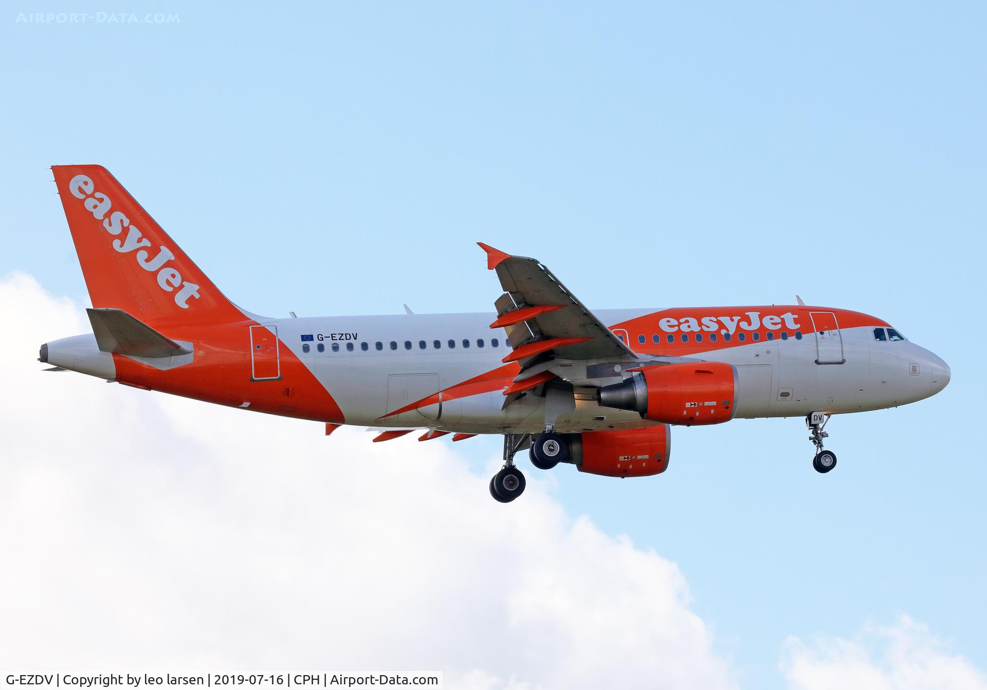 G-EZDV, 2008 Airbus A319-111 C/N 3742, Copenhagen 16.7.2019 on final to R-04L