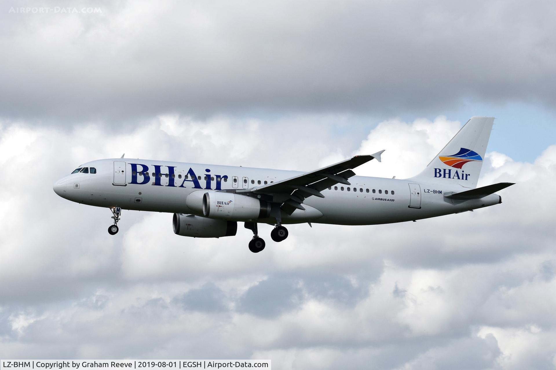 LZ-BHM, 2005 Airbus A320-232 C/N 2457, Landing at Norwich.