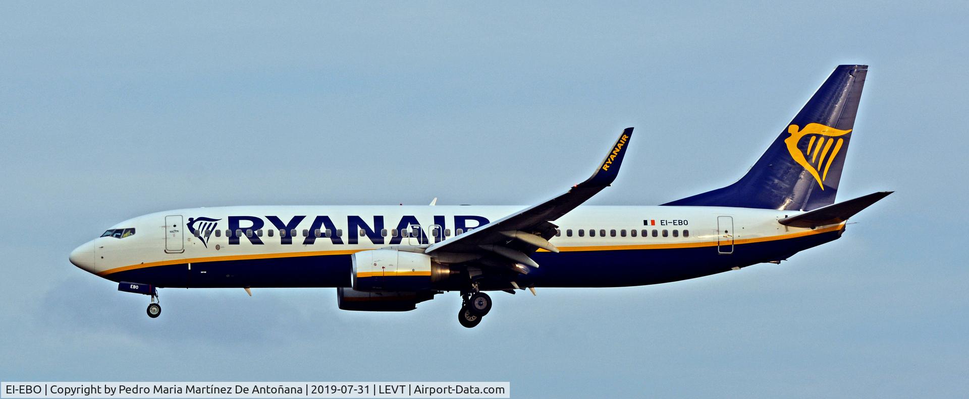 EI-EBO, 2009 Boeing 737-8AS C/N 35004, Aeropuerto de Foronda - Vitoria-Gasteiz - Euskadi - España