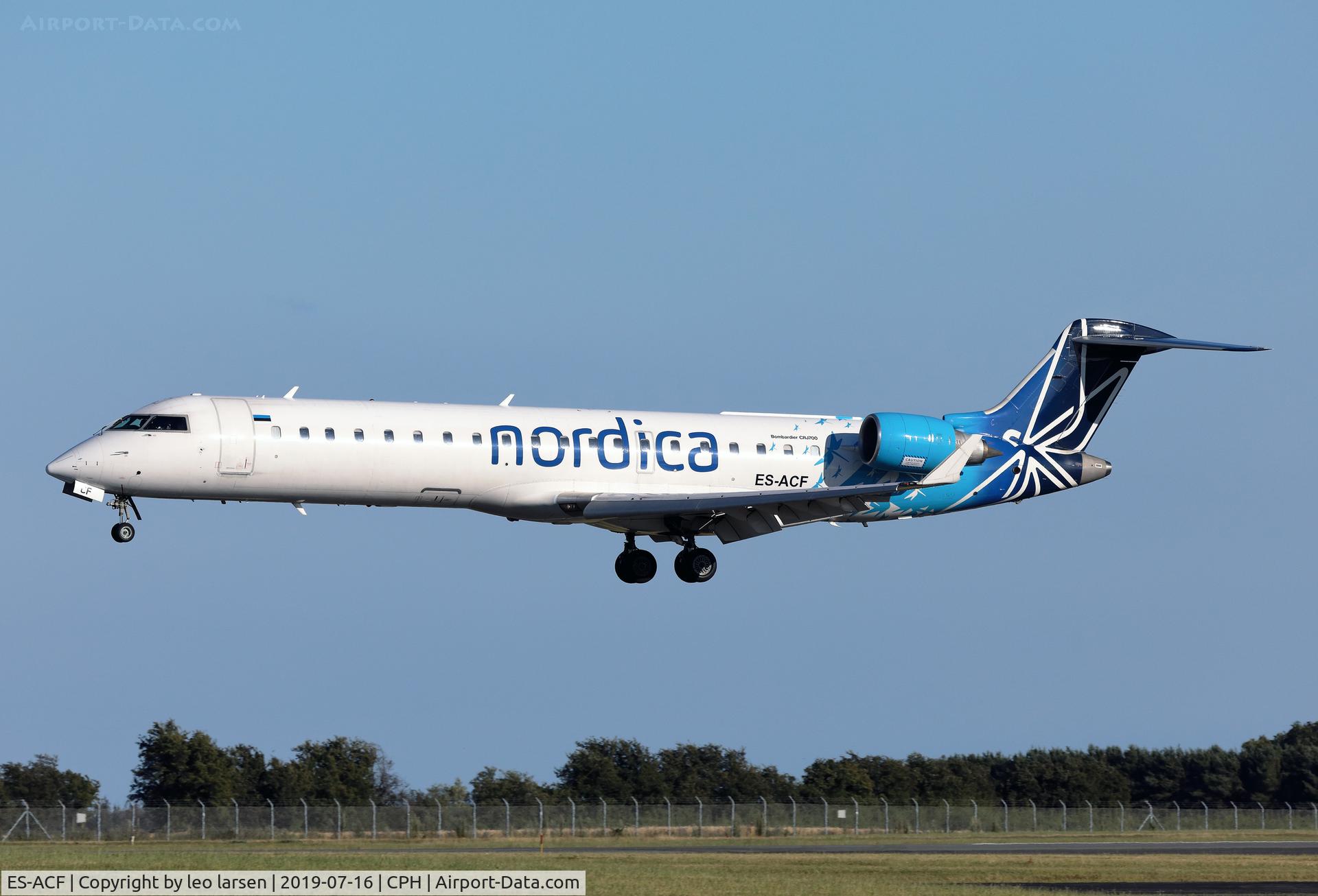 ES-ACF, 2003 Bombardier CRJ-701ER (CL-600-2C10) Regional Jet C/N 10083, Copenhagen 16.7.2019 L/D R-04L