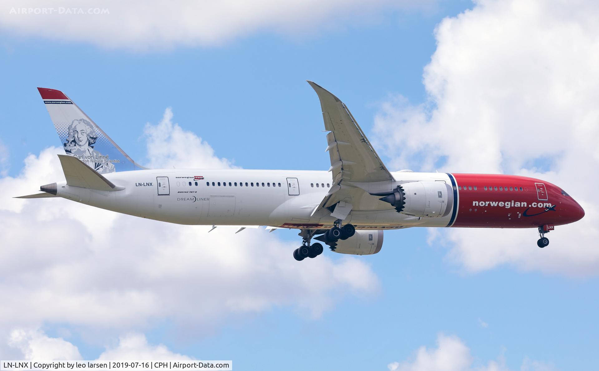 LN-LNX, 2017 Boeing 787-9 Dreamliner C/N 38756, Copenhagen 16.7.2019 on final to R-04L