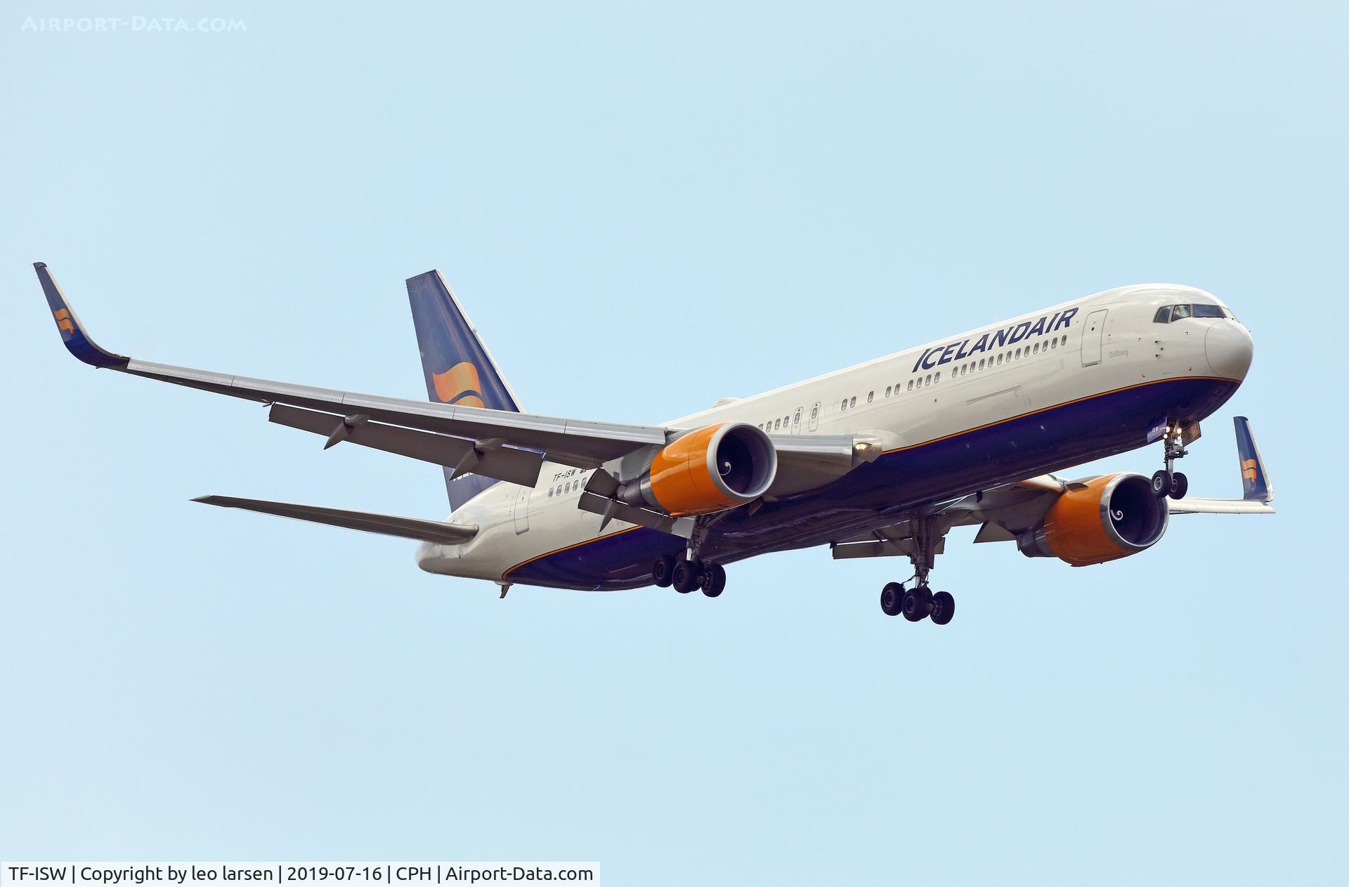 TF-ISW, 1997 Boeing 767-319/ER C/N 28745, Copenhagen 16.7.2019 on final to R-04L