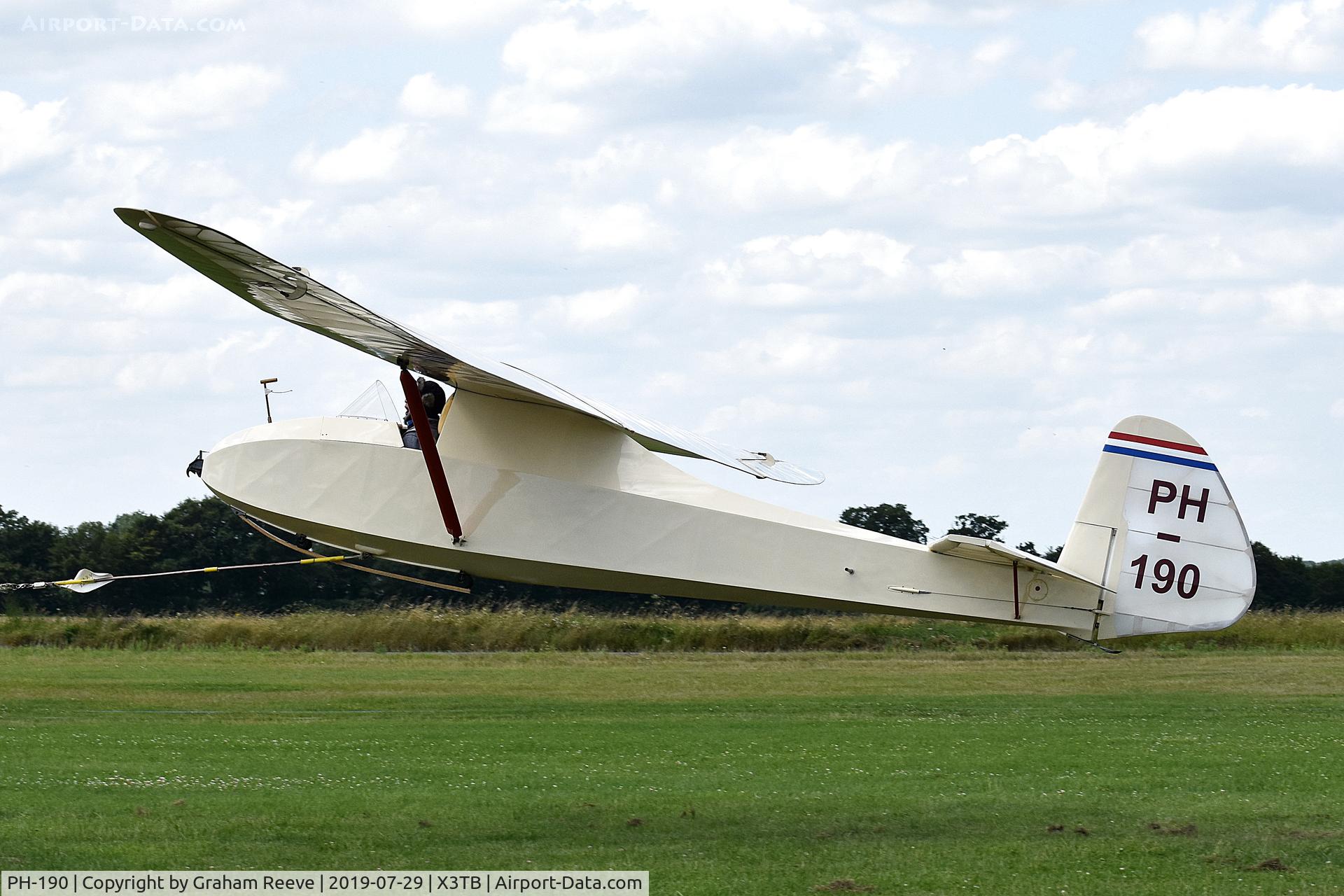 PH-190, Schneider DFS 108-49 Grunau Baby IIb C/N 461, Departing from Tibenham.