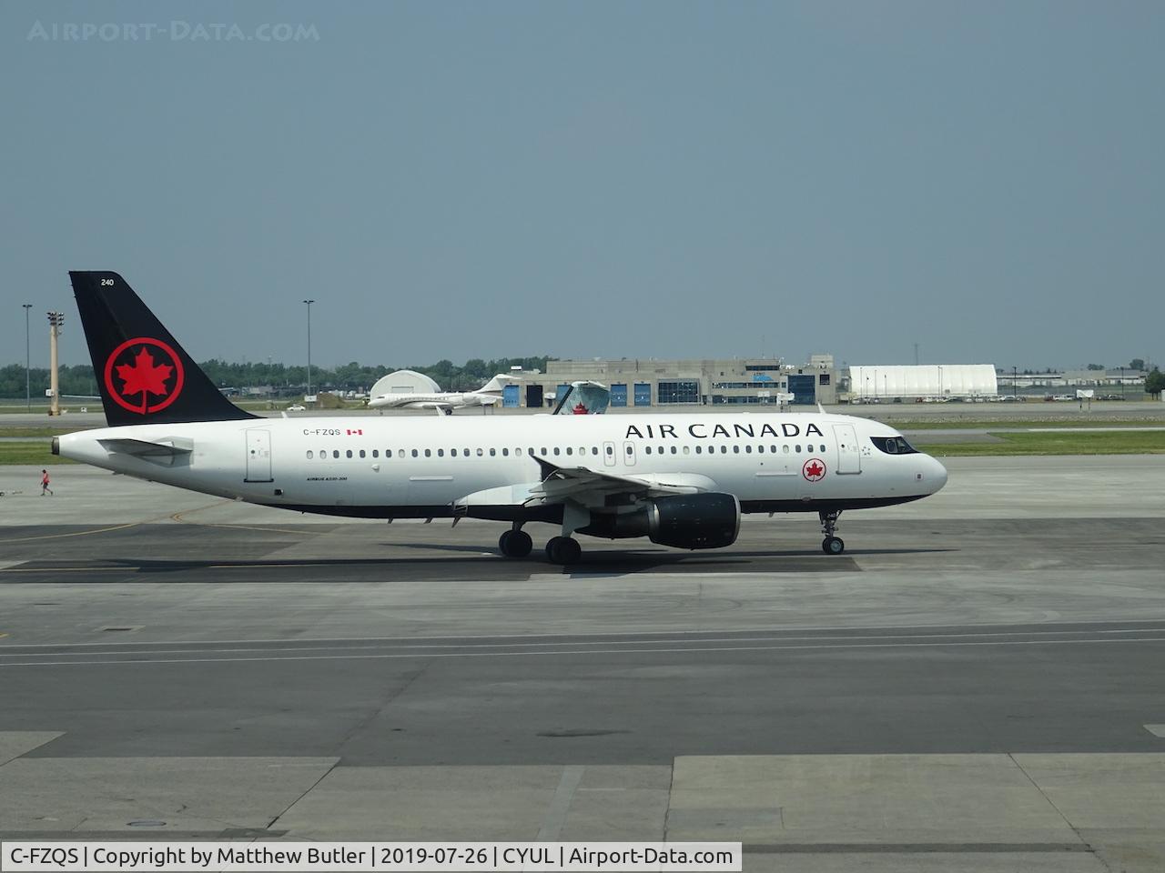 C-FZQS, 2003 Airbus A320-214 C/N 2145, Taxiing at CYUL