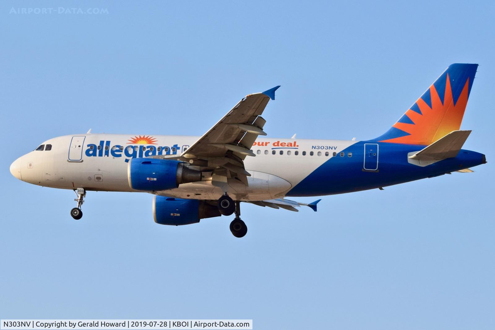 N303NV, 2004 Airbus A319-111 C/N 2271, Landing RWY 28R.