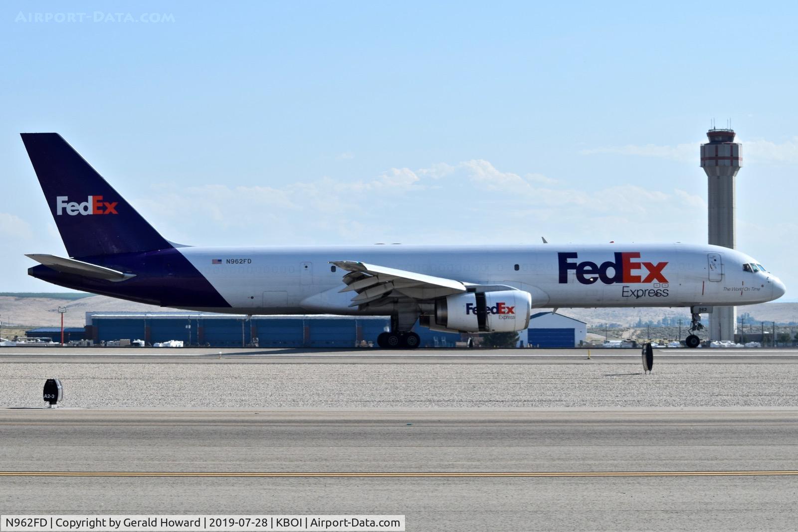 N962FD, 1988 Boeing 757-2G5 C/N 24176, Landing BOI.