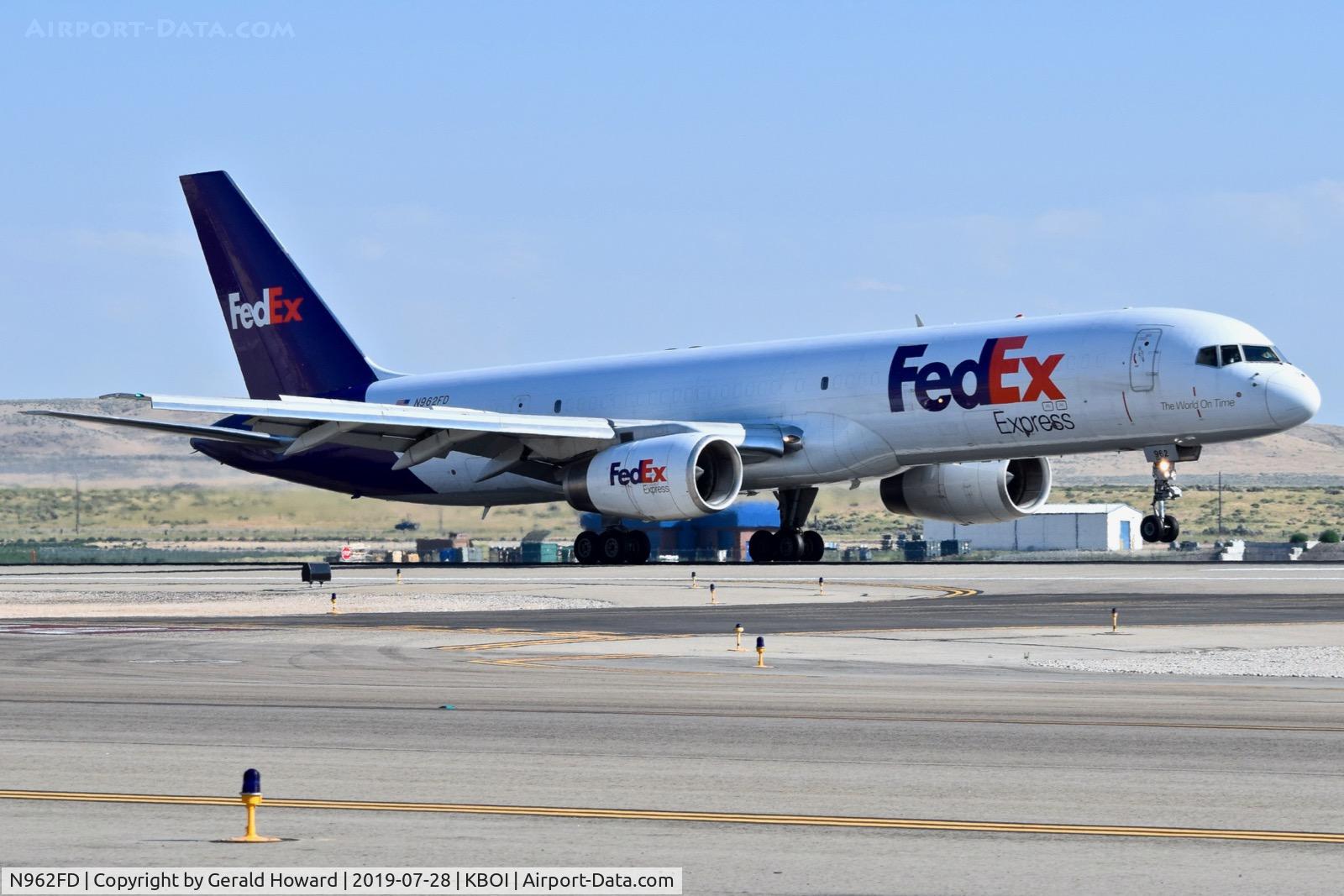 N962FD, 1988 Boeing 757-2G5 C/N 24176, Landing BOI.