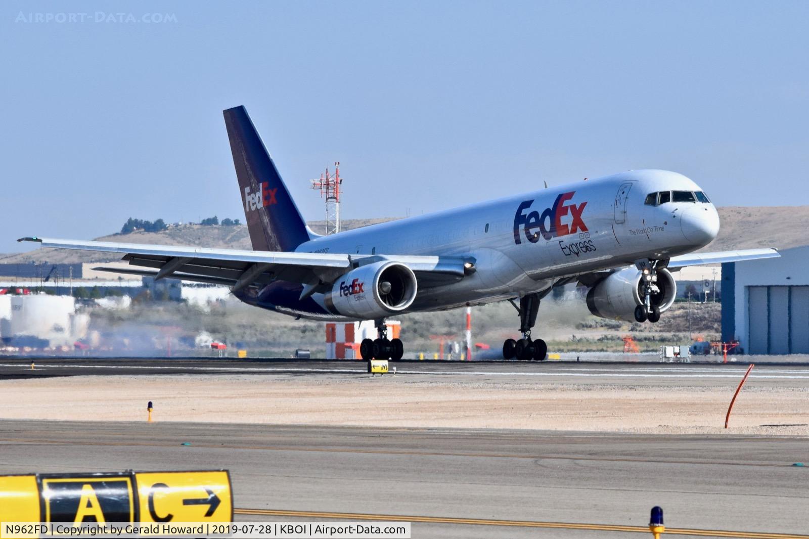 N962FD, 1988 Boeing 757-2G5 C/N 24176, Landing BOI.