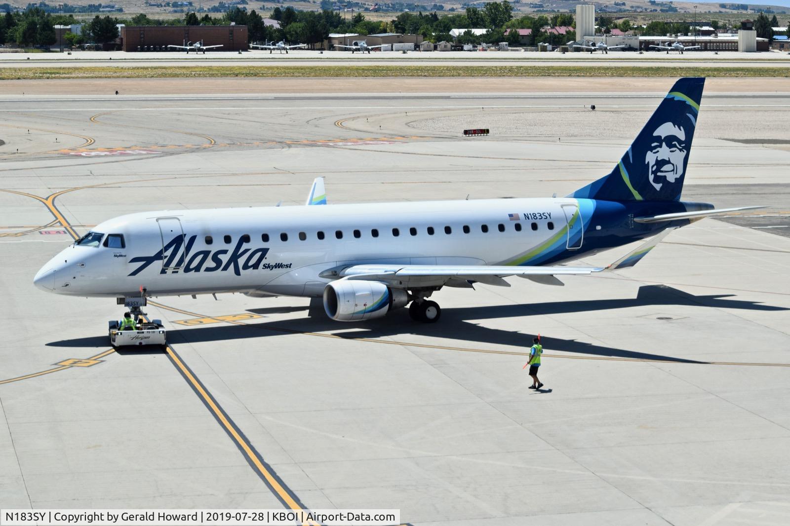 N183SY, 2016 Embraer 175LR (ERJ-170-200LR) C/N 17000589, Push back from the gate.