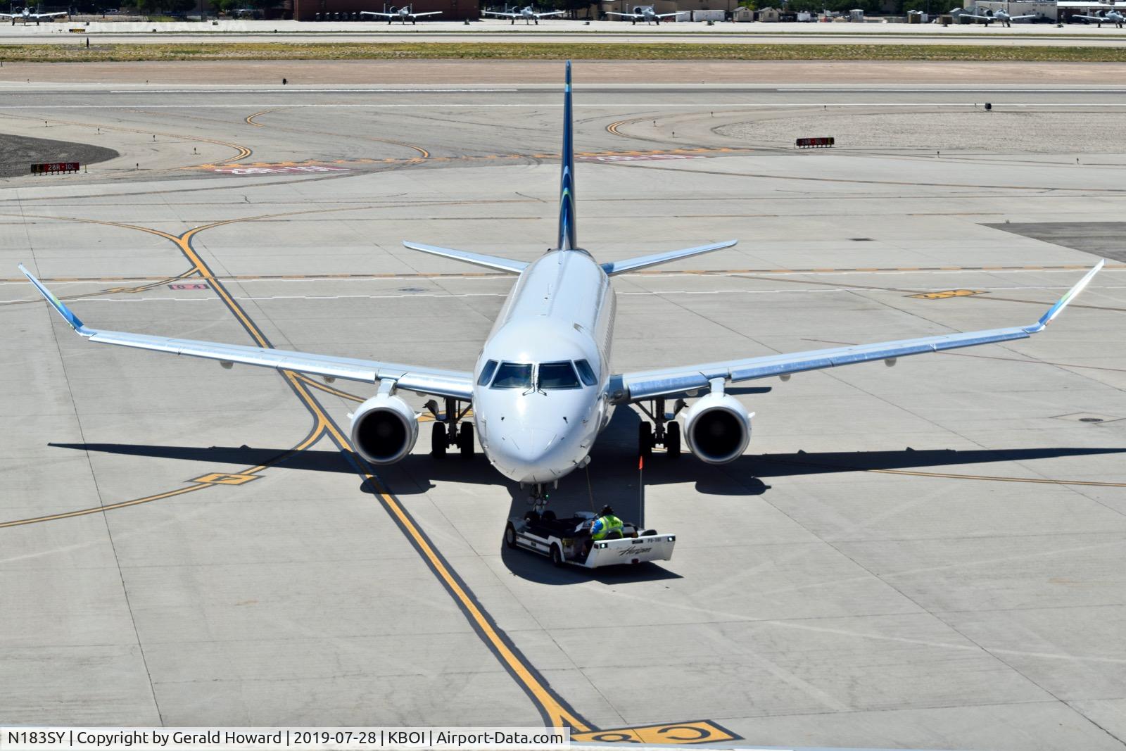 N183SY, 2016 Embraer 175LR (ERJ-170-200LR) C/N 17000589, Push back from the gate.