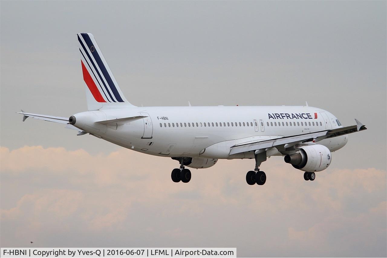 F-HBNI, 2011 Airbus A320-214 C/N 4820, Airbus A320-214, On final rwy 31R, Marseille-Provence Airport (LFML-MRS)