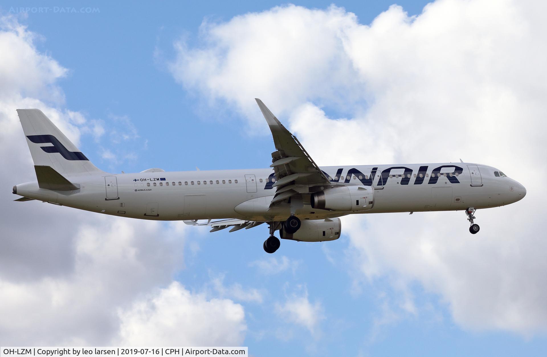 OH-LZM, 2017 Airbus A321-231 C/N 7552, Copenhagen 16.7.2019 on final to R-04L